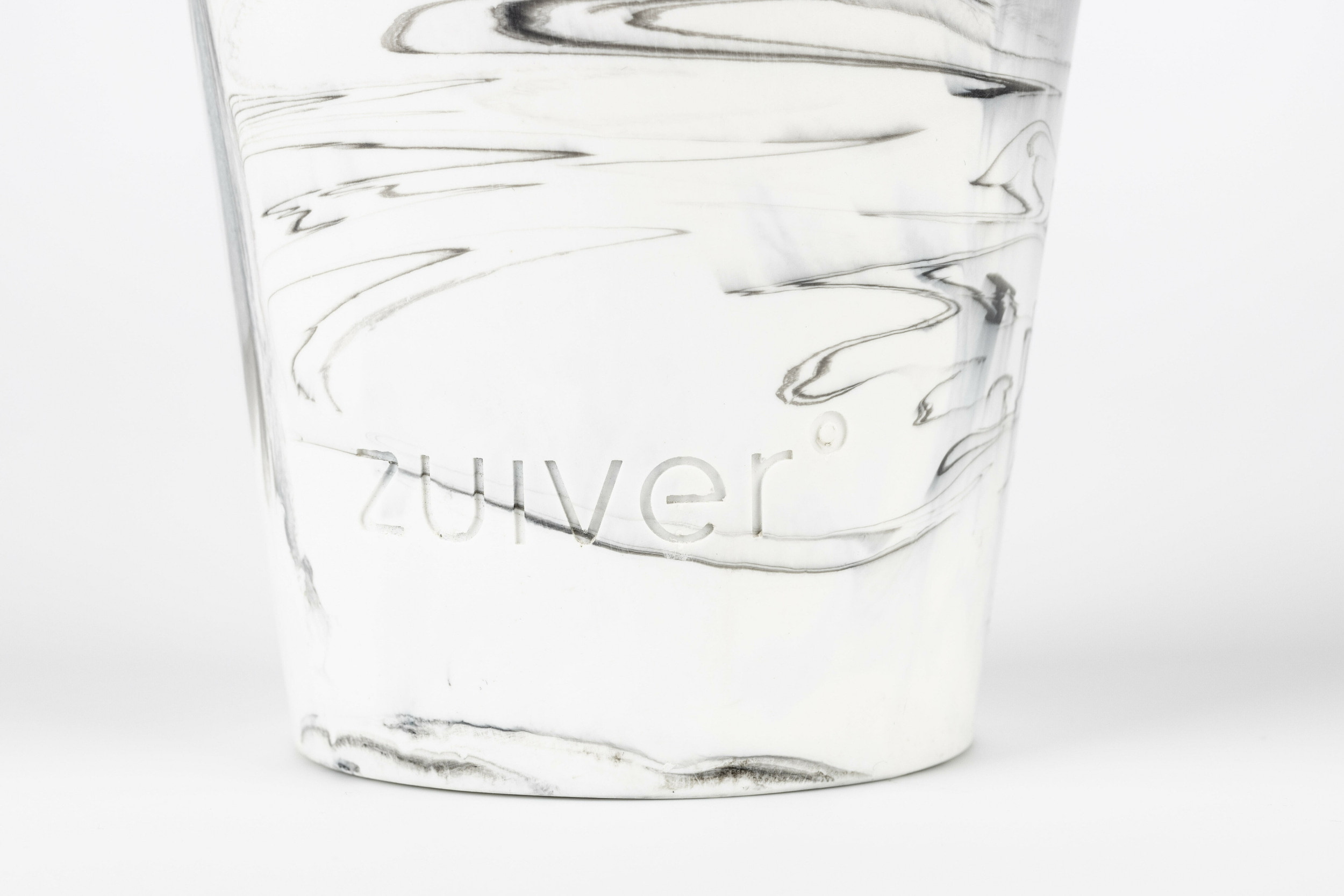 Zuiver Vaas 'Conic' Resin, 30cm, kleur Zwart/Wit