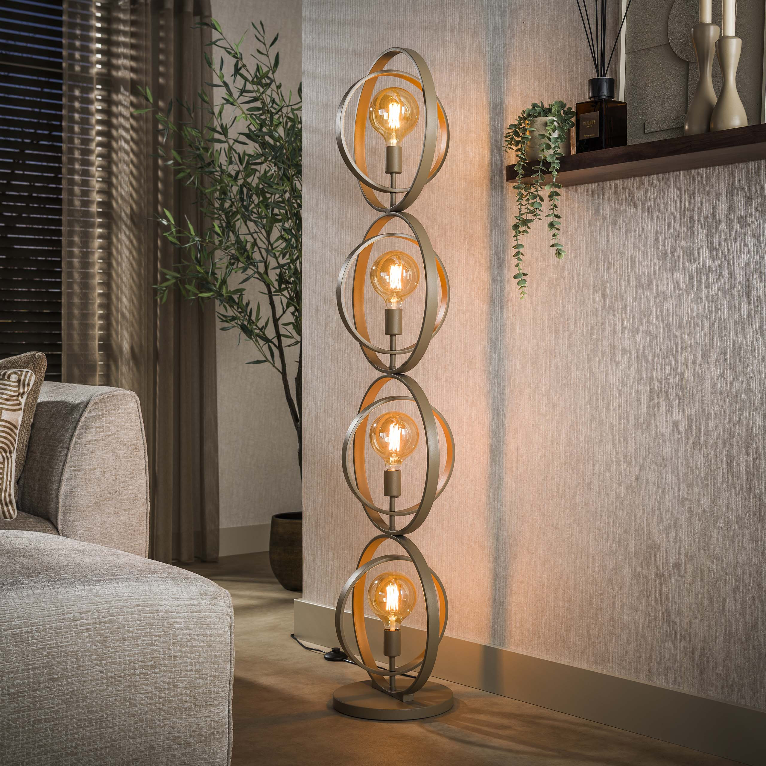 LifestyleFurn Vloerlamp 'Tricia' 4-lamps, kleur Beige