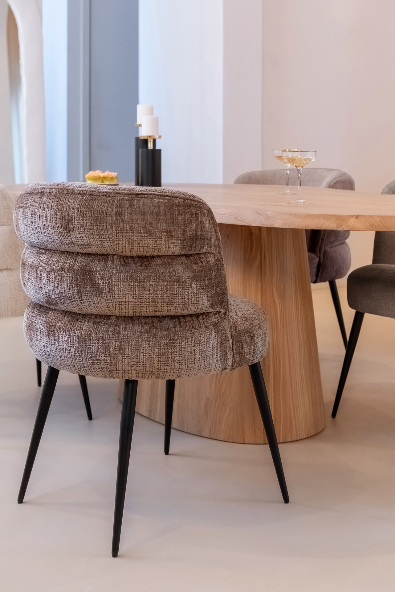 Richmond Organische Eettafel 'Riva' Eikenhout, 230 x 110cm