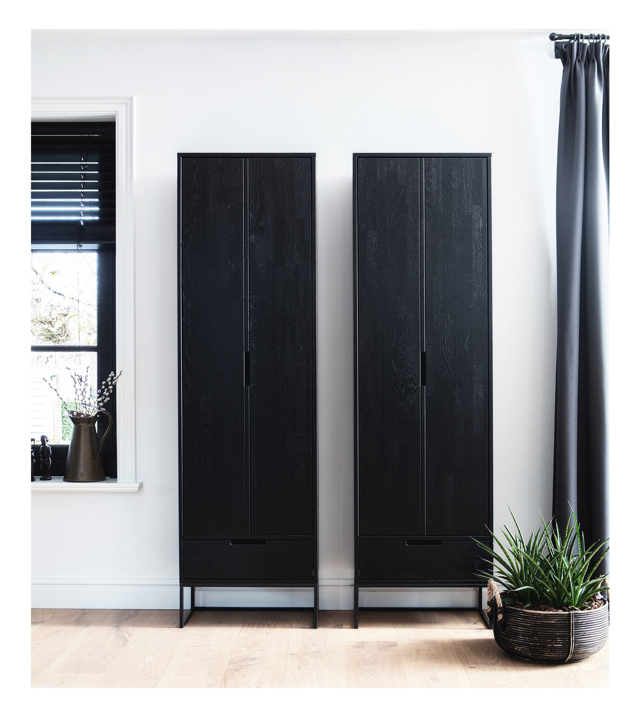 WOOOD Opbergkast 'Silas' 210 x 60cm, kleur Zwart