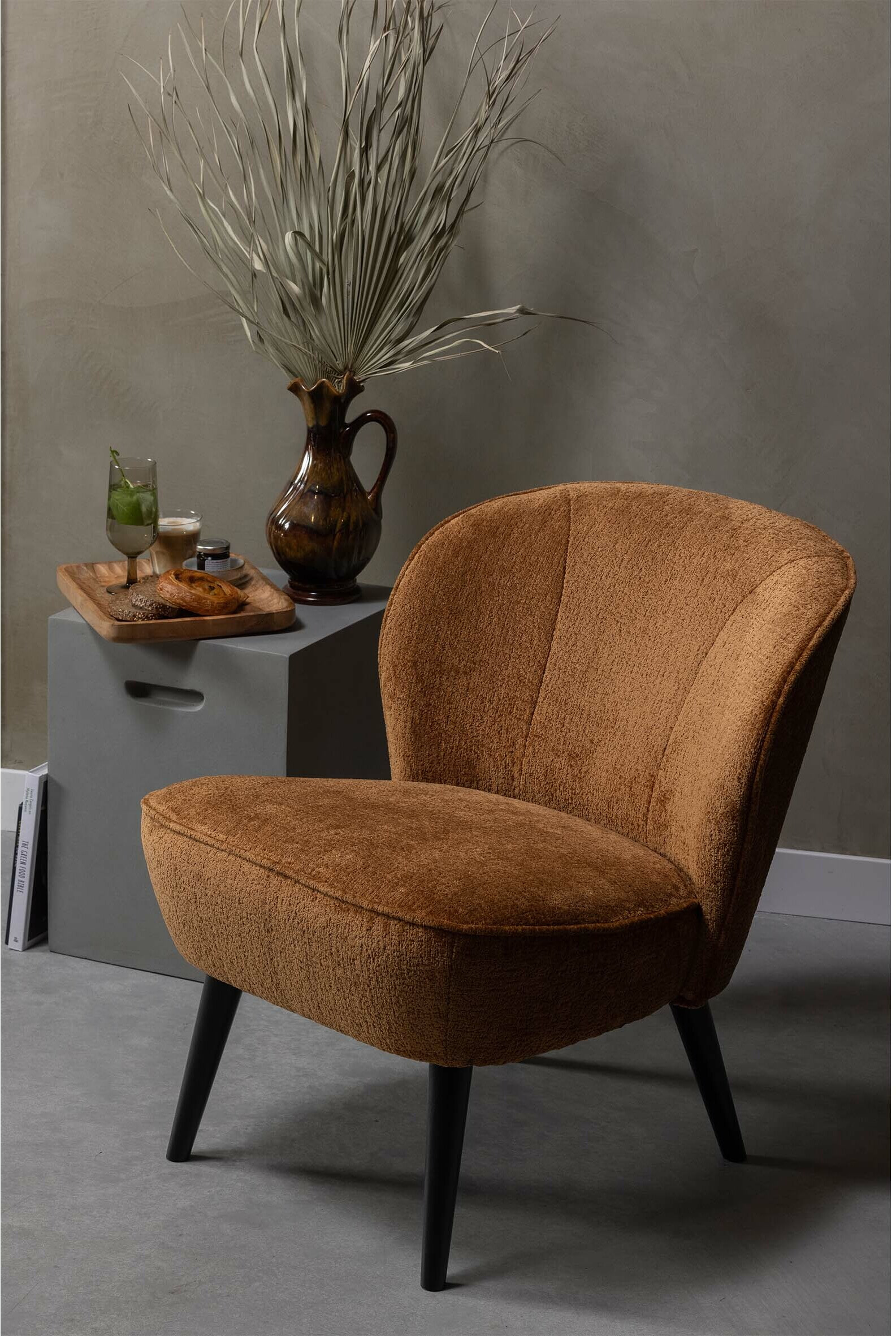 WOOOD Fauteuil 'Sara' Chenille, kleur Cognac