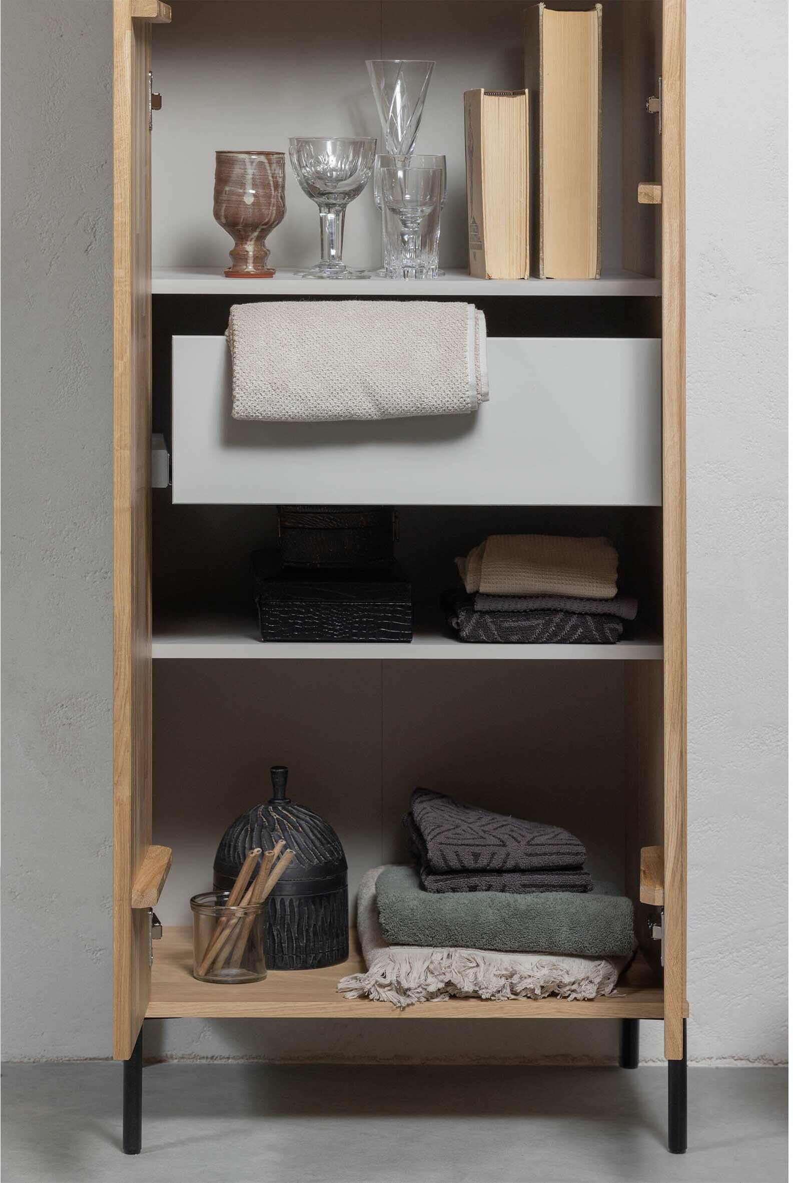 WOOOD Opbergkast 'New Gravure' Eiken, 210 x 60cm, kleur Naturel