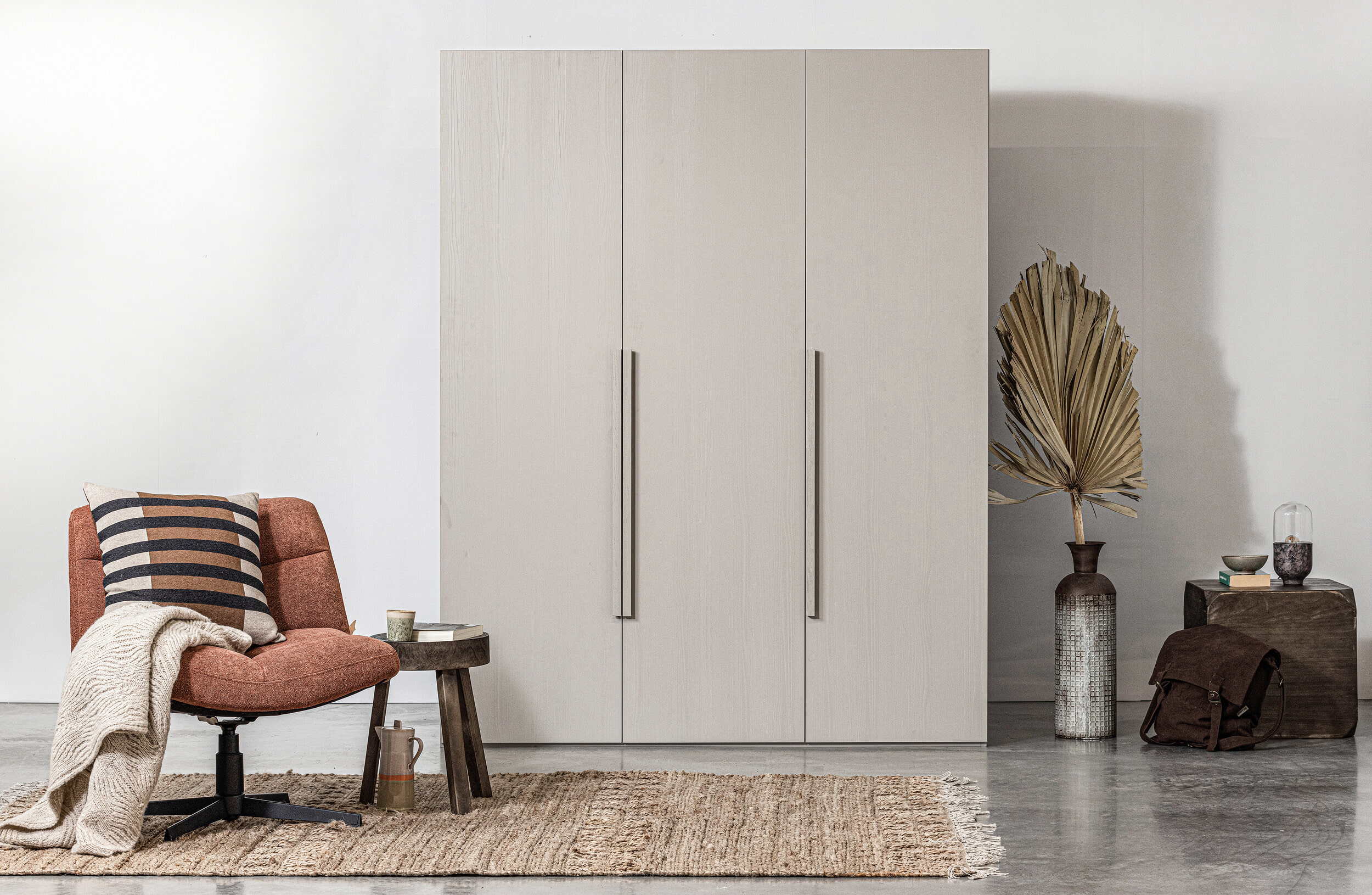 WOOOD Kledingkast 'Rens' 3-deurs, kleur Pebble Grey