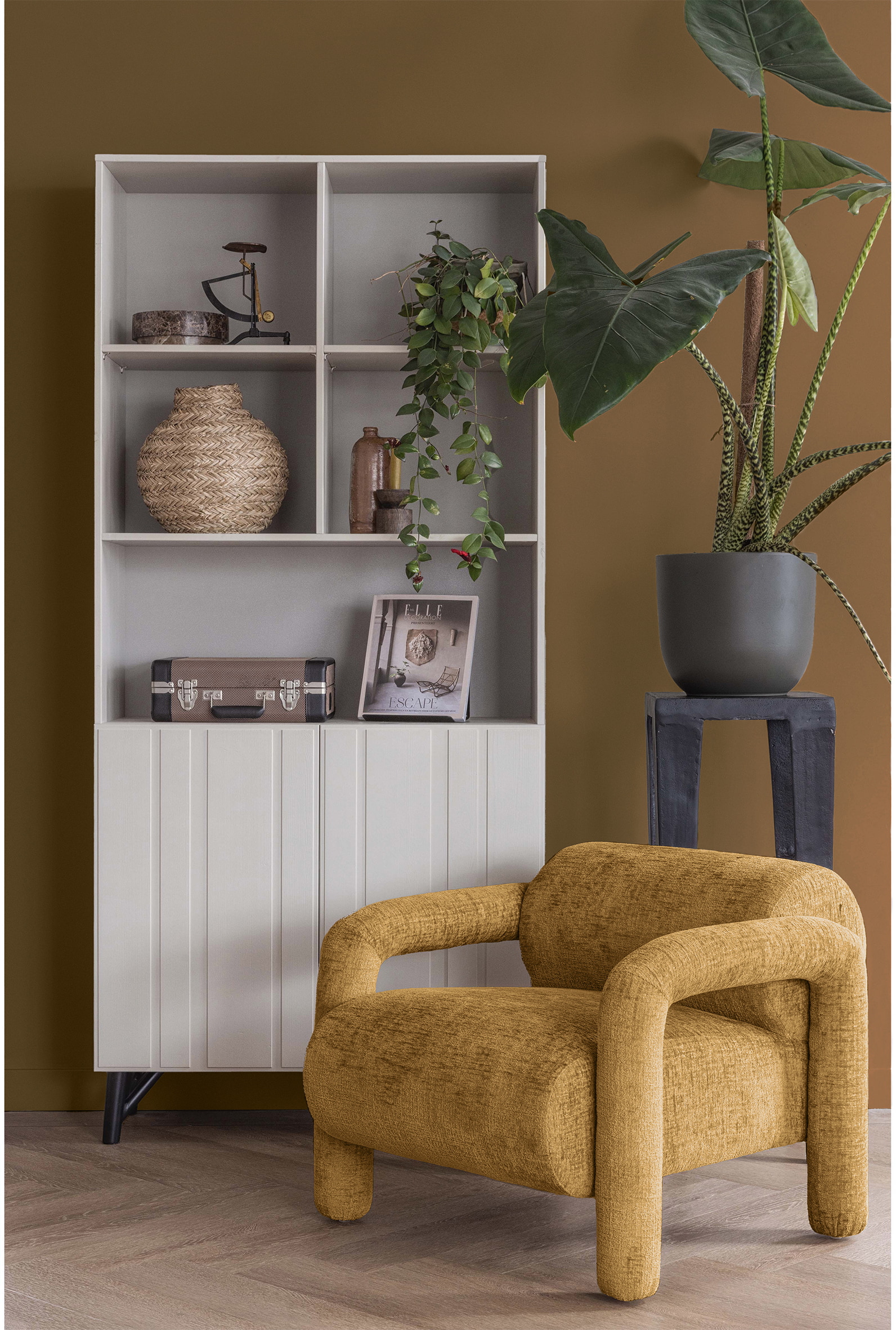 WOOOD Fauteuil 'Lenny' Structure Velvet, kleur Goudgeel