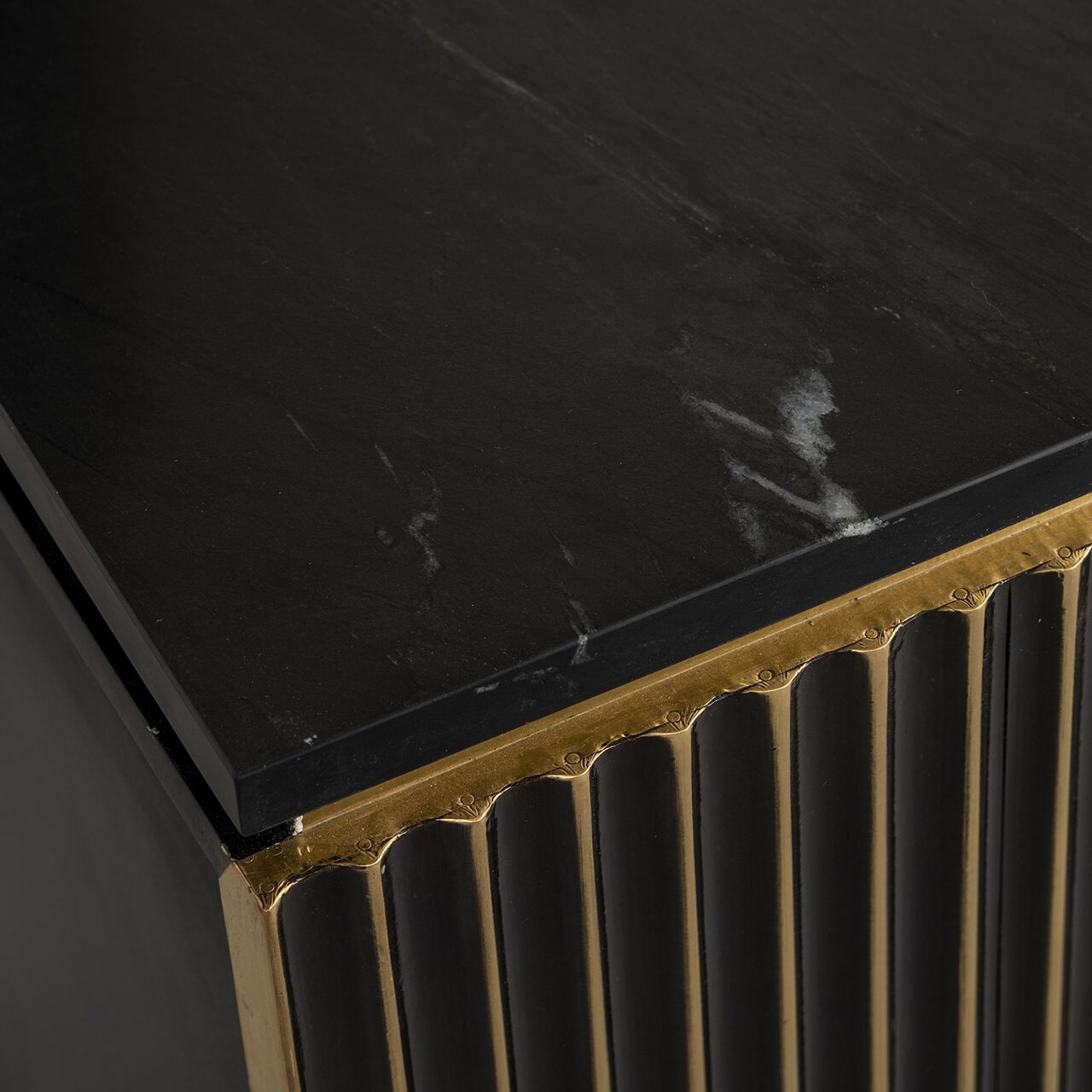 Richmond Nachtkastje 'Les Arcs' Brass en marmer, 60 x 50cm