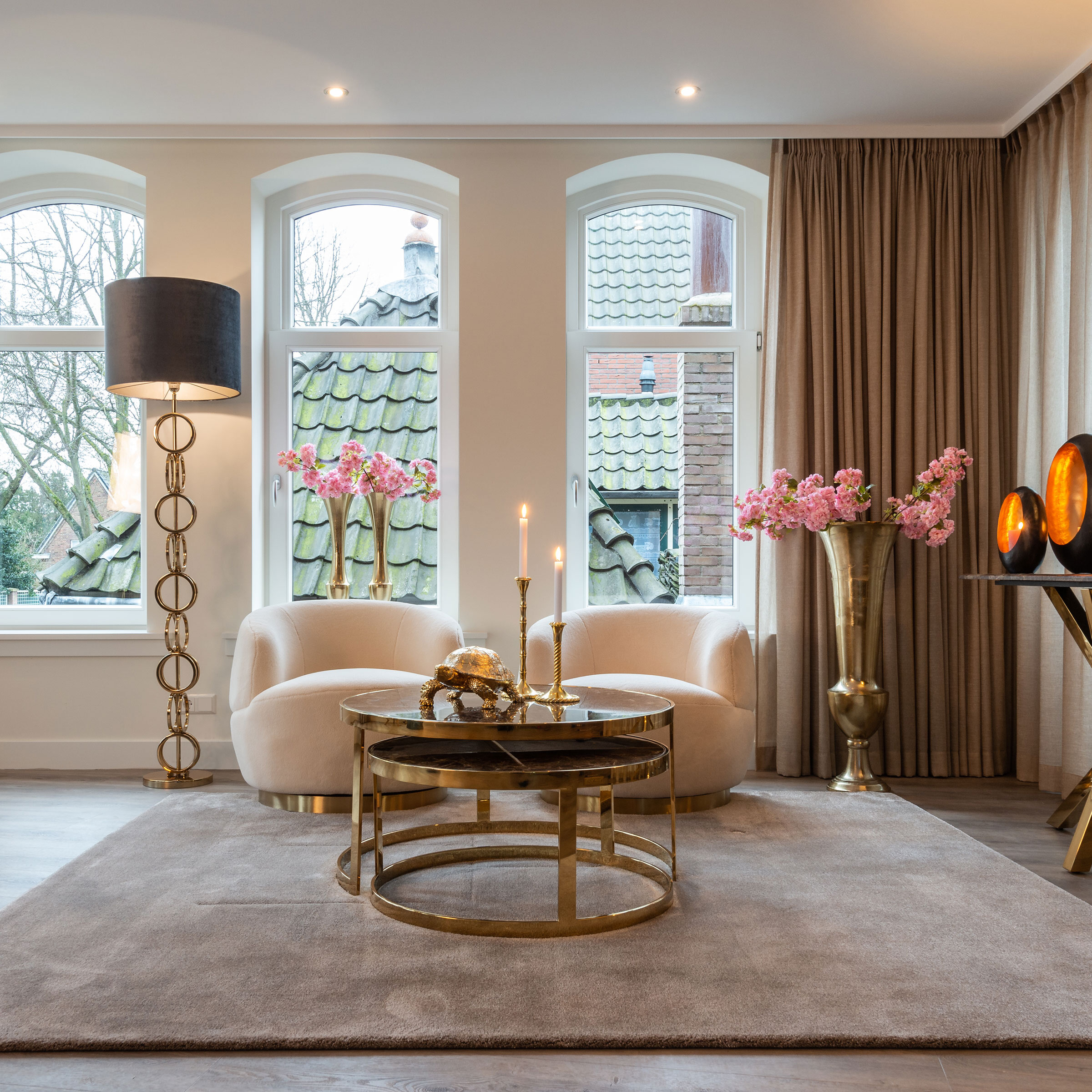 PADMA HOUSE Salontafel met ronde lade met opbergplank, boerderij houten