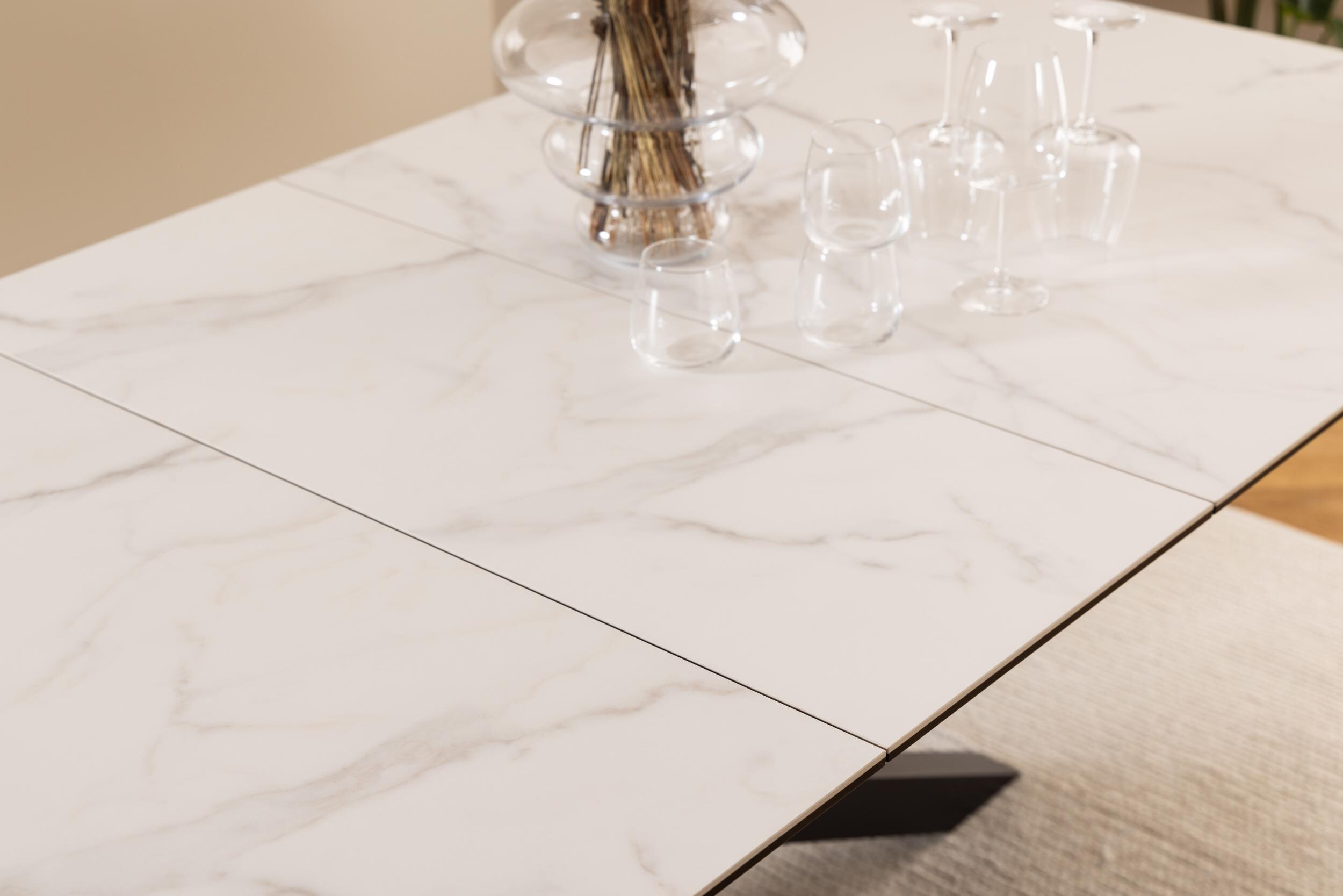 Bendt Uitschuifbare Eettafel 'Line' Keramiek, 200/240 x 100cm, kleur Wit