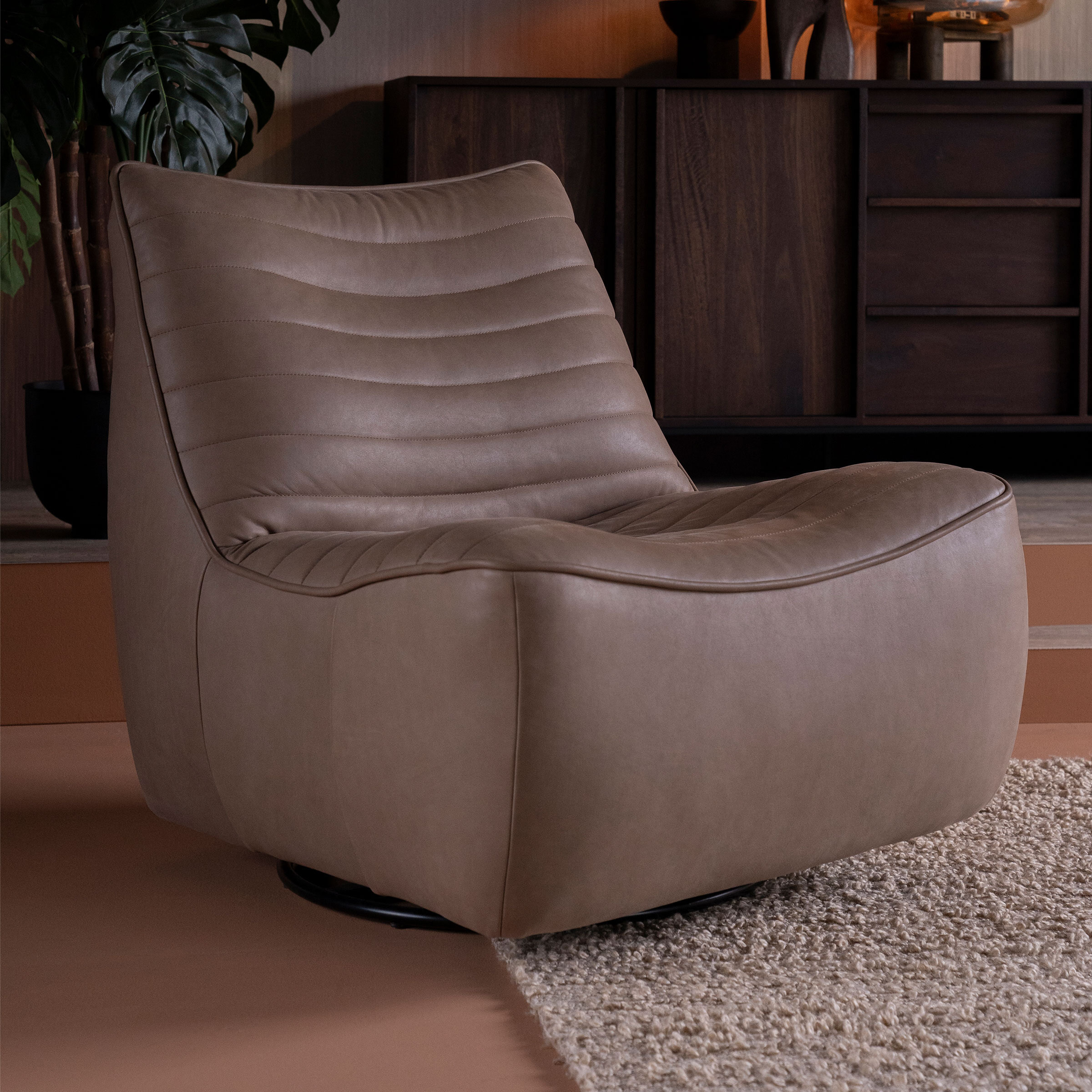 Eleonora Draaifauteuil Matthew Leer