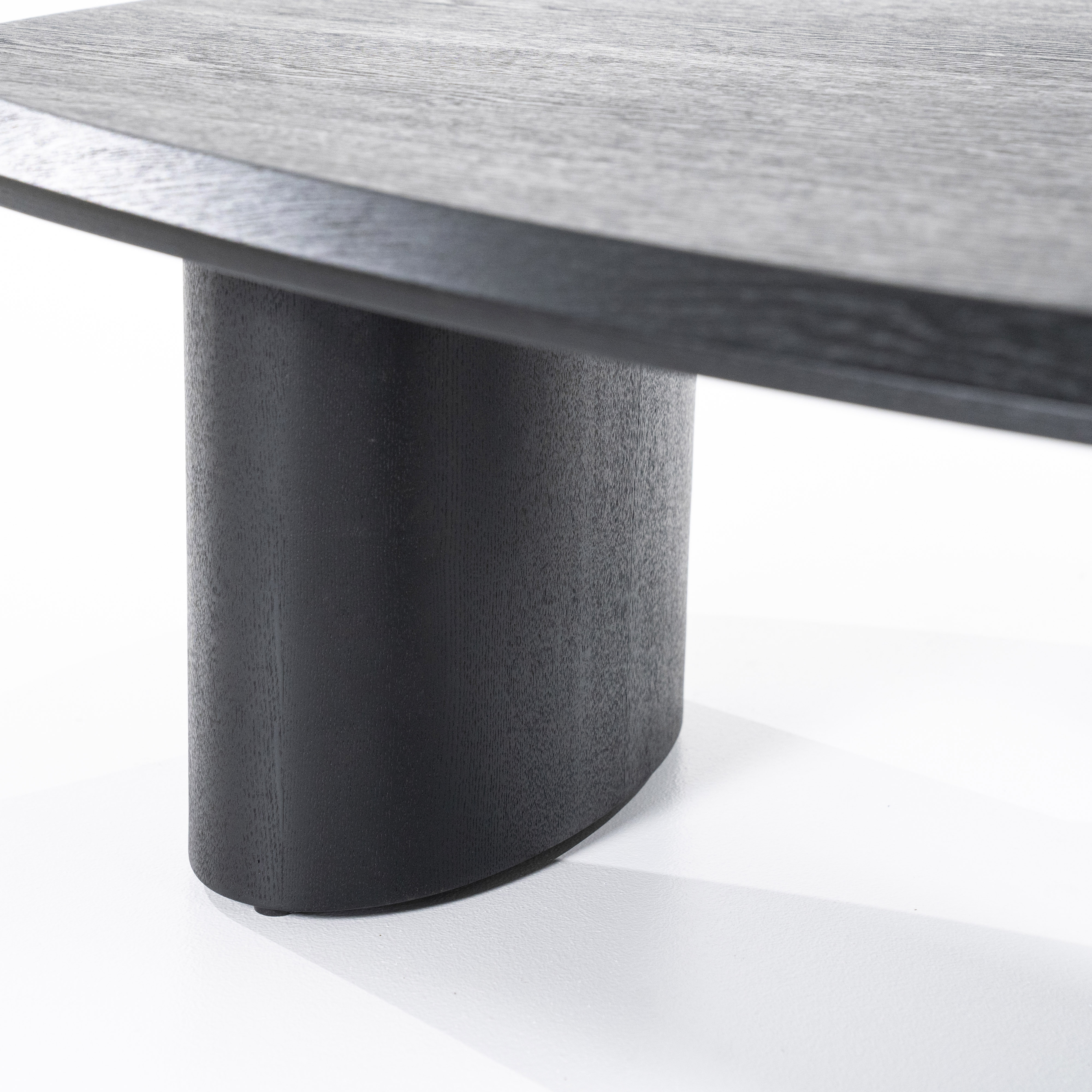 Eleonora Organische Salontafel 'Walter' Eiken, 106 x 88cm, kleur zwart