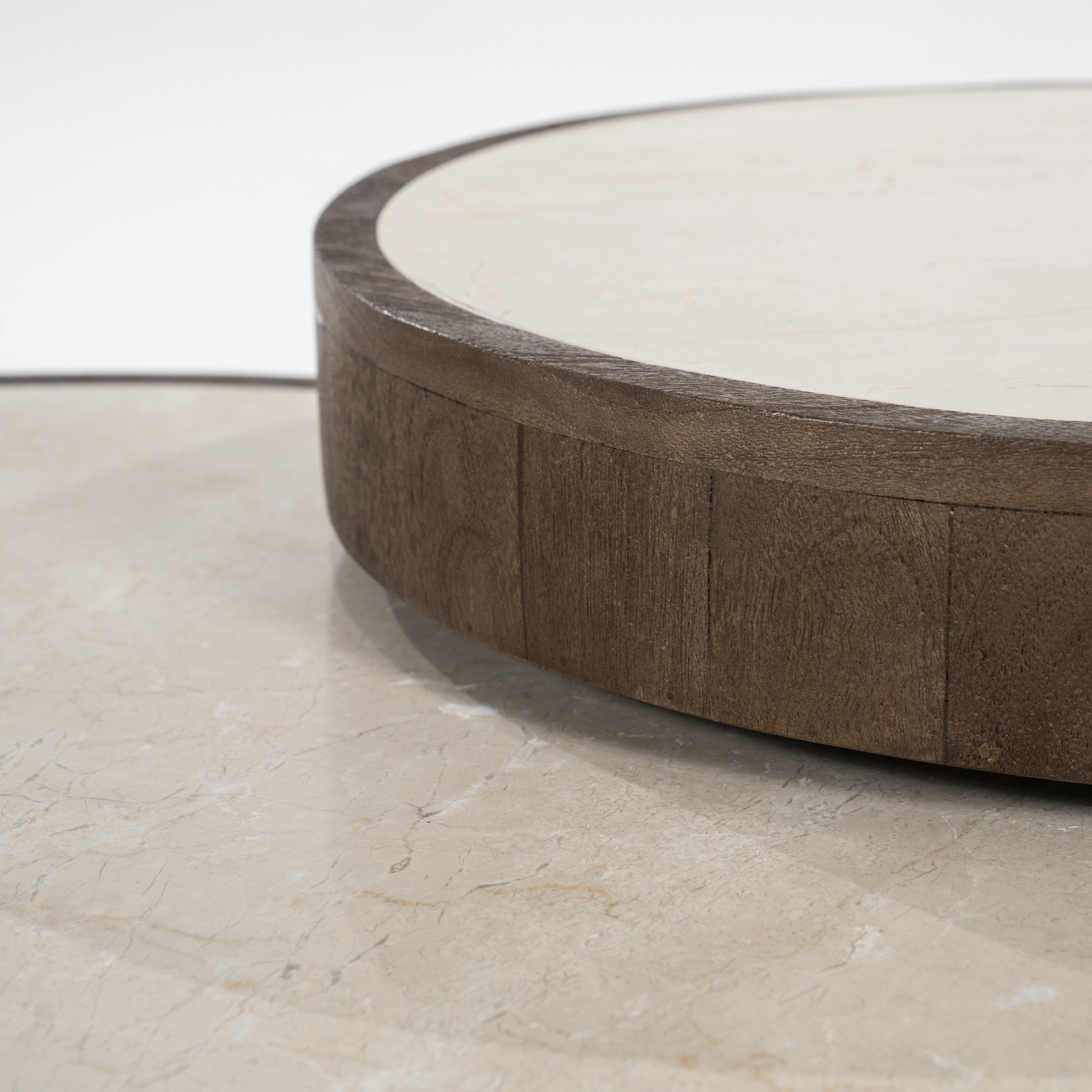 Eleonora Ronde Salontafel 'Hazel' Mangohout en marmer, Set van 2 stuks
