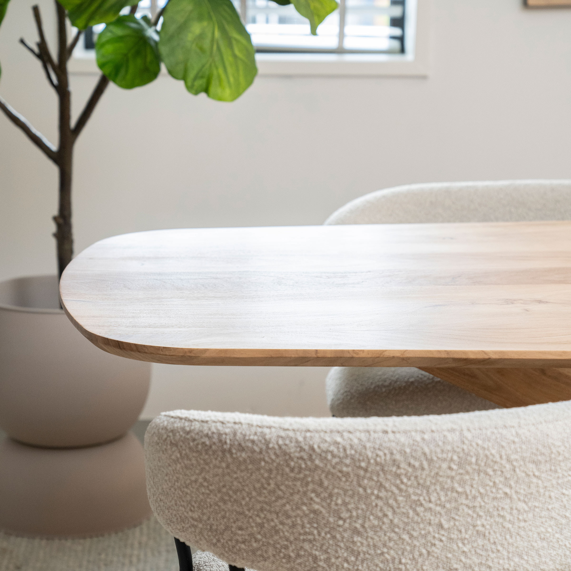 Eleonora Eettafel 'Nikki' Acaciahout, 280 x 100cm, kleur Naturel