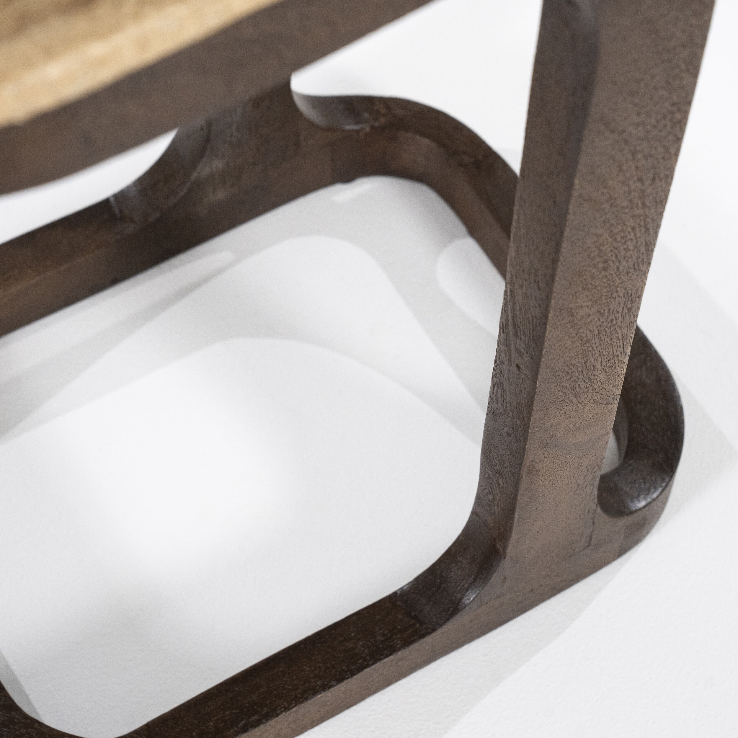 Eleonora Bijzettafel 'Tyler' Mangohout en travertin, 40 x 30cm