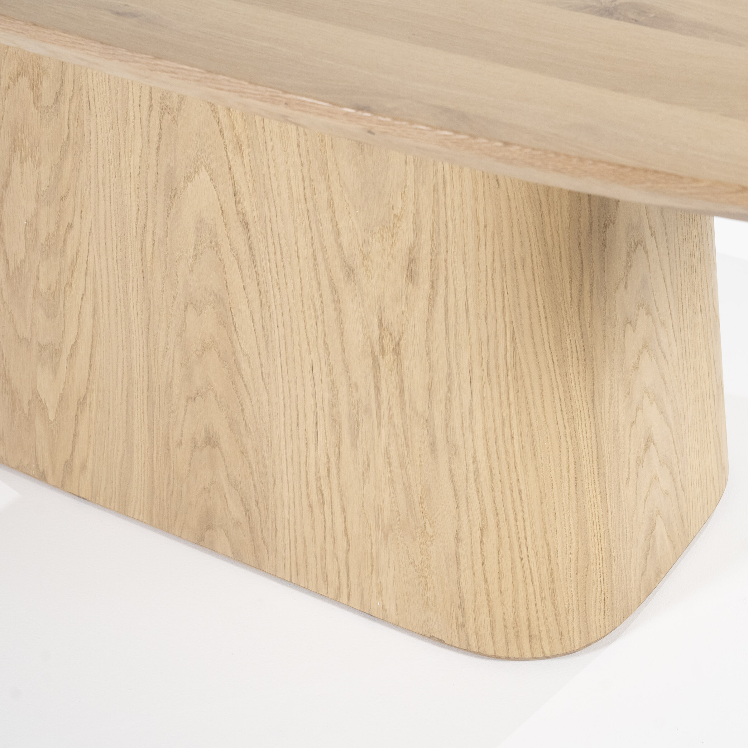 Eleonora Deens Ovale Eettafel 'Nola' Eikenhout, 250 x 110cm