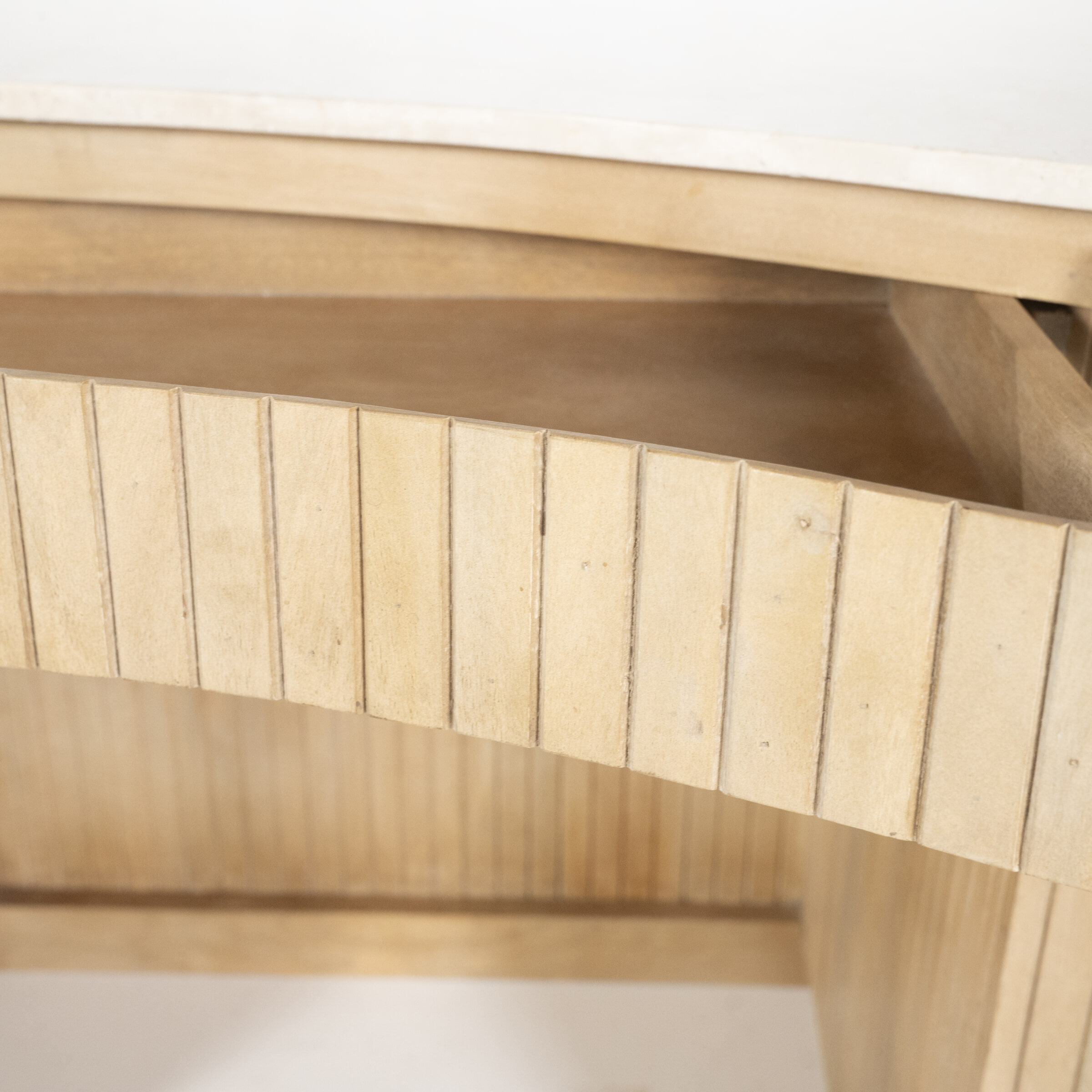 Eleonora Organisch Bureau 'Kira' Mangohout en marmer, 129 x 60cm