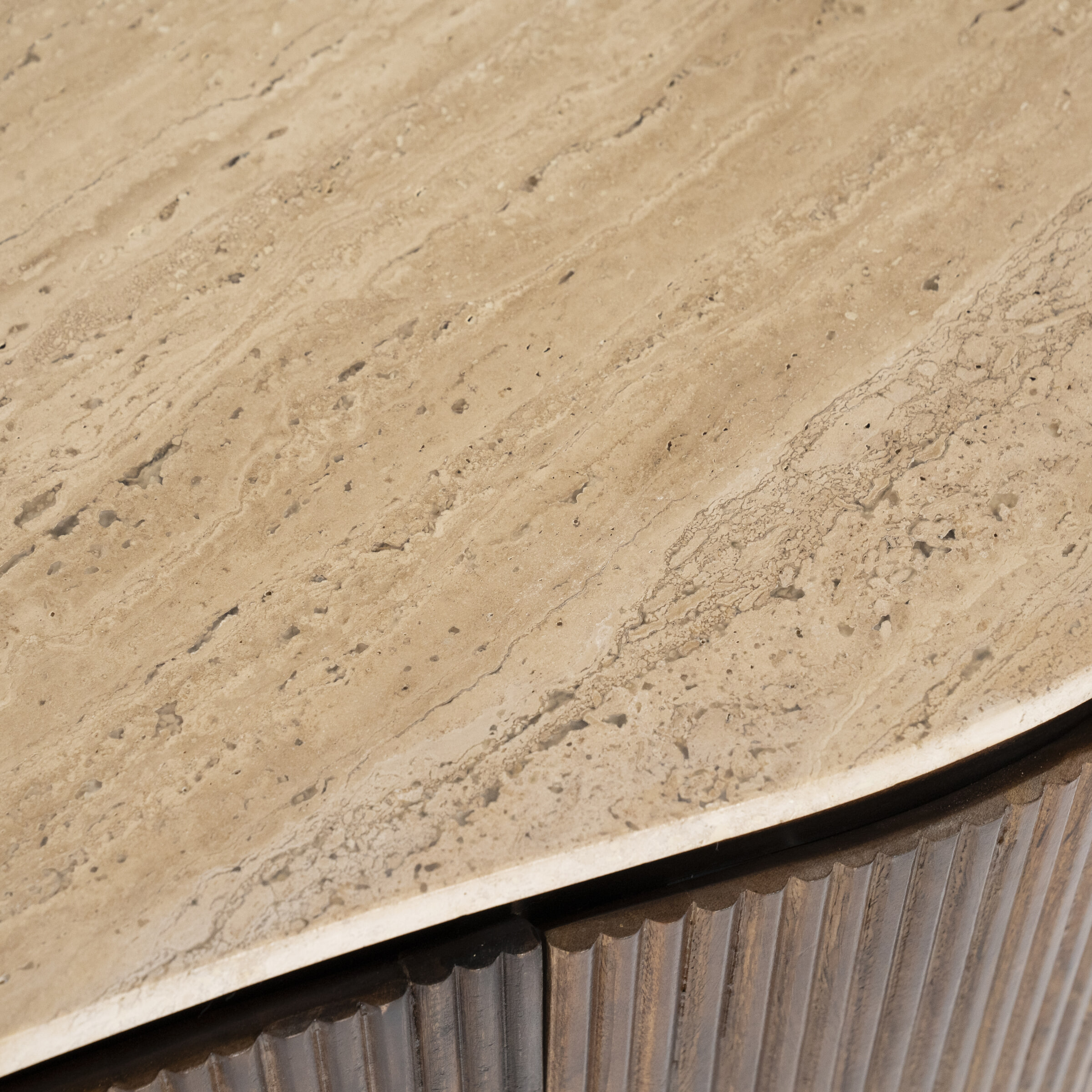 Eleonora Organisch Bureau 'Mari' Mangohout en Travertin, 129 x 60cm