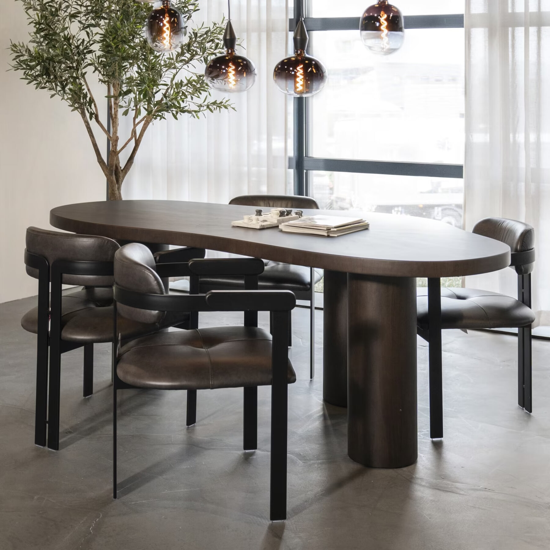 Eleonora Organische Eettafel 'Bobbie' Walnoot, 215 x 110cm