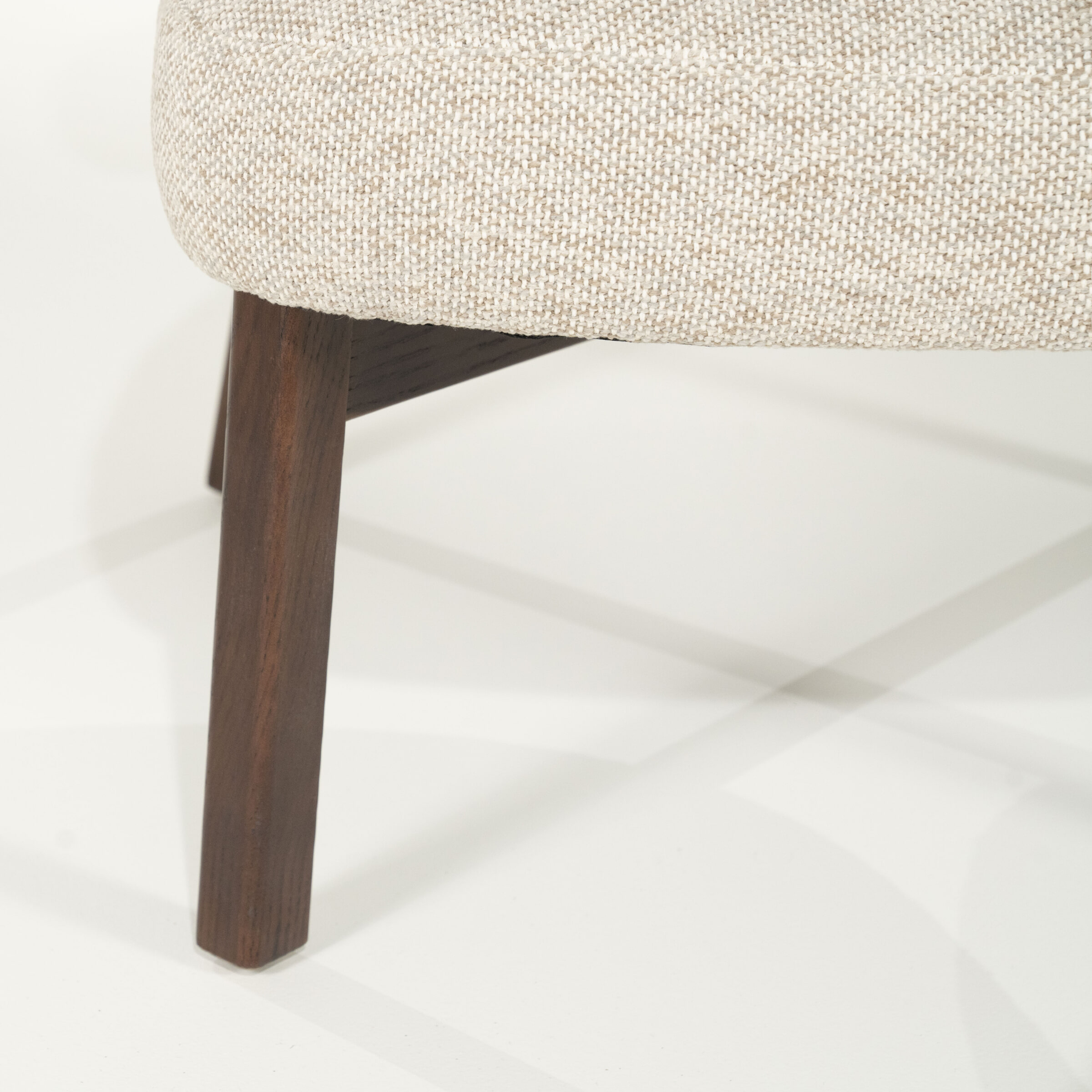 Eleonora Fauteuil 'Mikky' kleur Taupe/Bruin