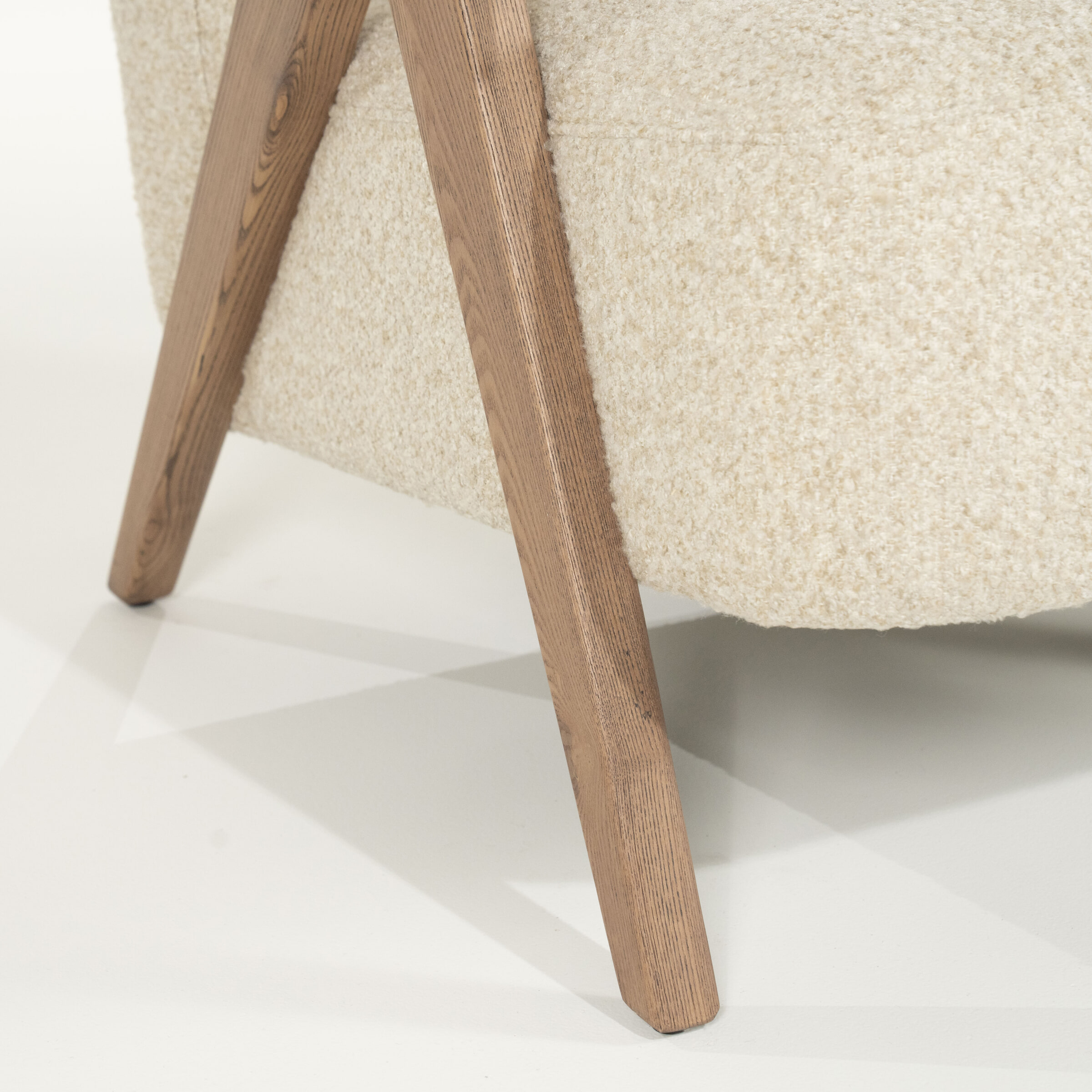 Eleonora Fauteuil 'Francis' Grove Bouclé, kleur Beige
