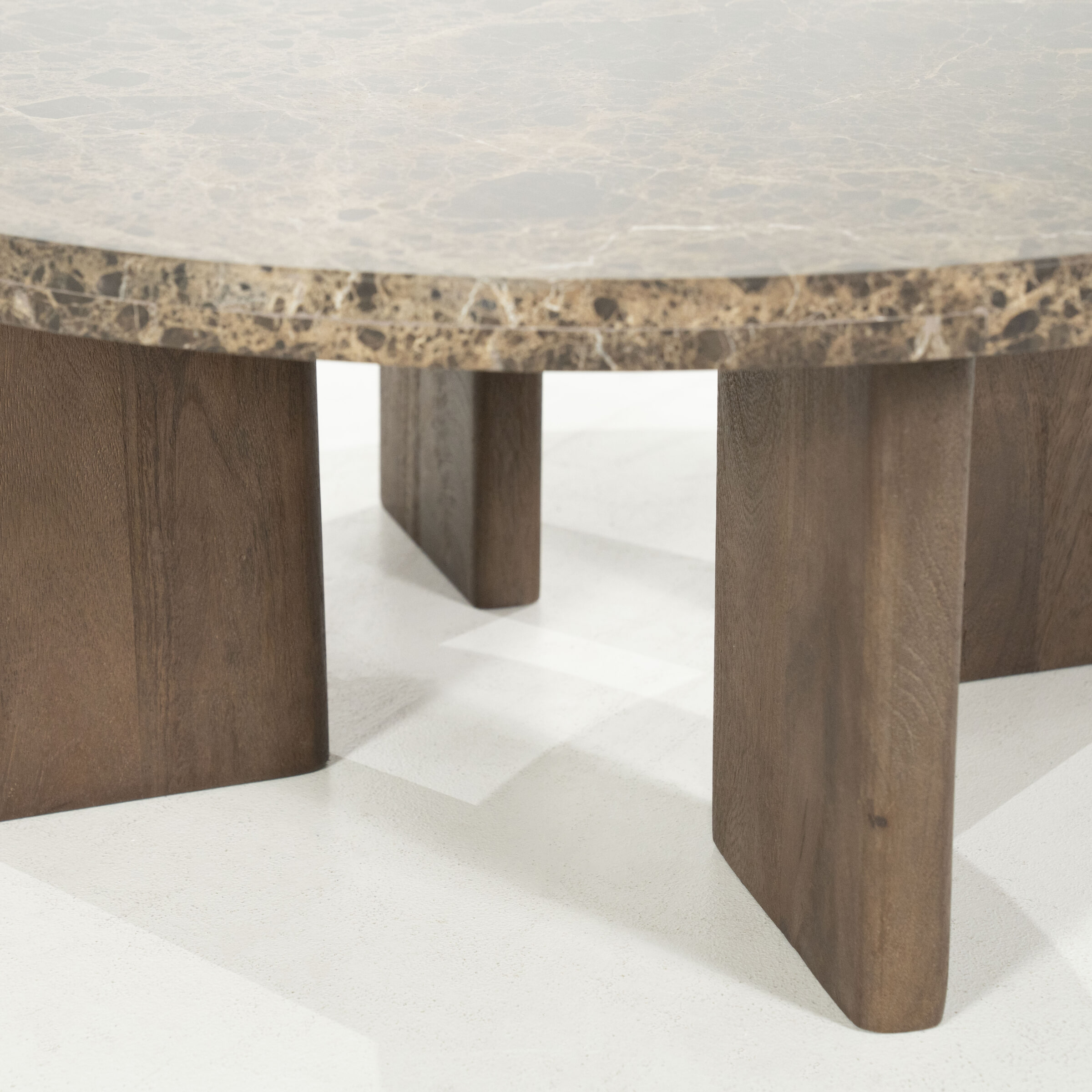 Eleonora Ronde Salontafel 'Lando' Marmer en mangohout, 80cm
