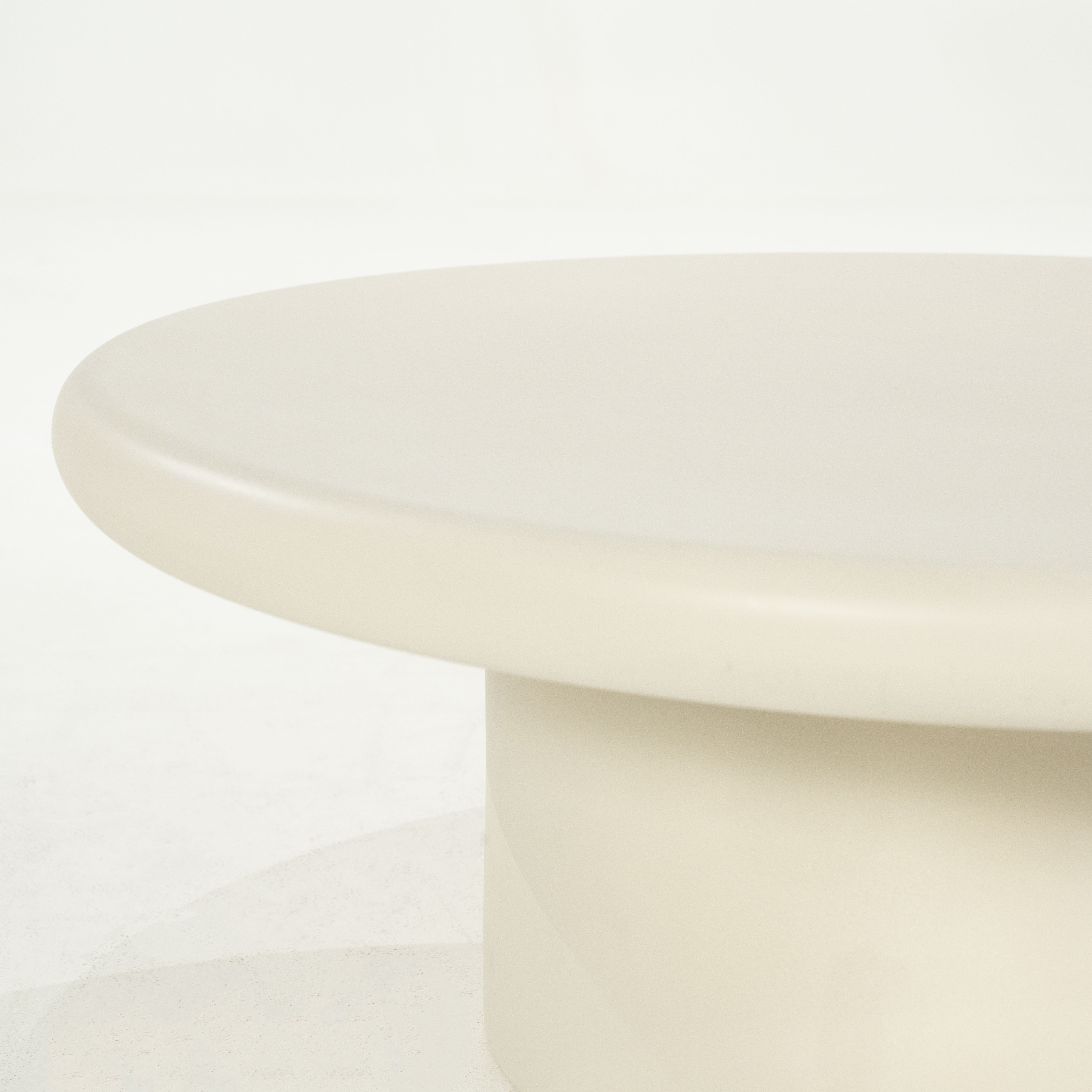 Eleonora Ronde Salontafel 'Jade' Magnesium oxide 80cm, kleur crème