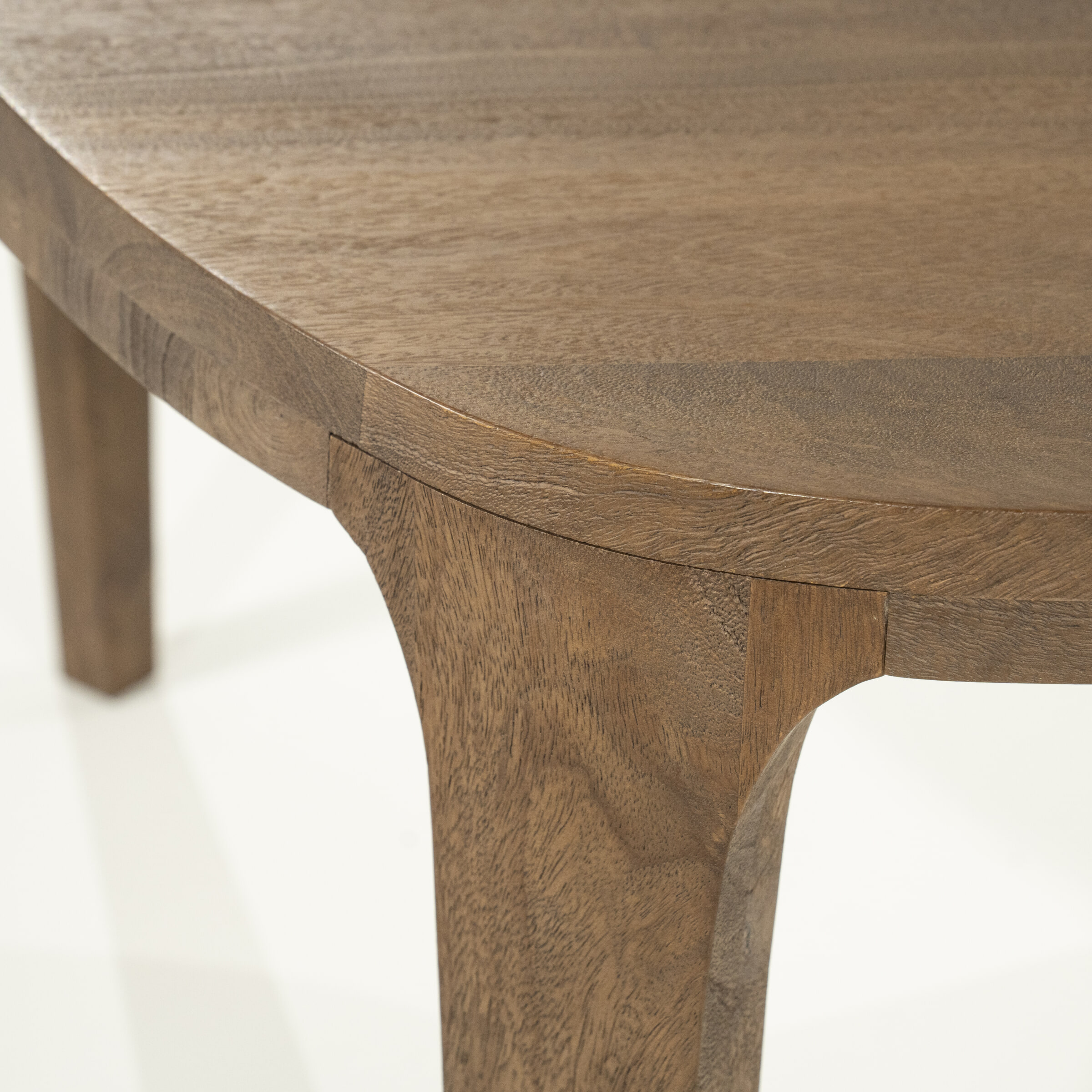 Eleonora Organische Eettafel 'Taylor' Mangohout, 140 x 120cm