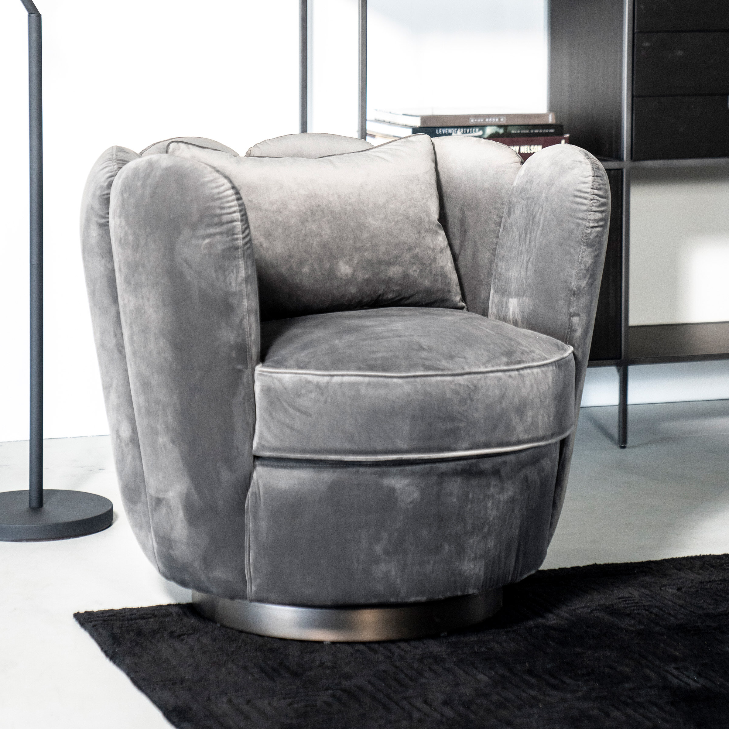 Eleonora Draaifauteuil 'Maria' Velvet, kleur grijs Eleonora Draaifauteuil 'Maria' Velvet, kleur grijs