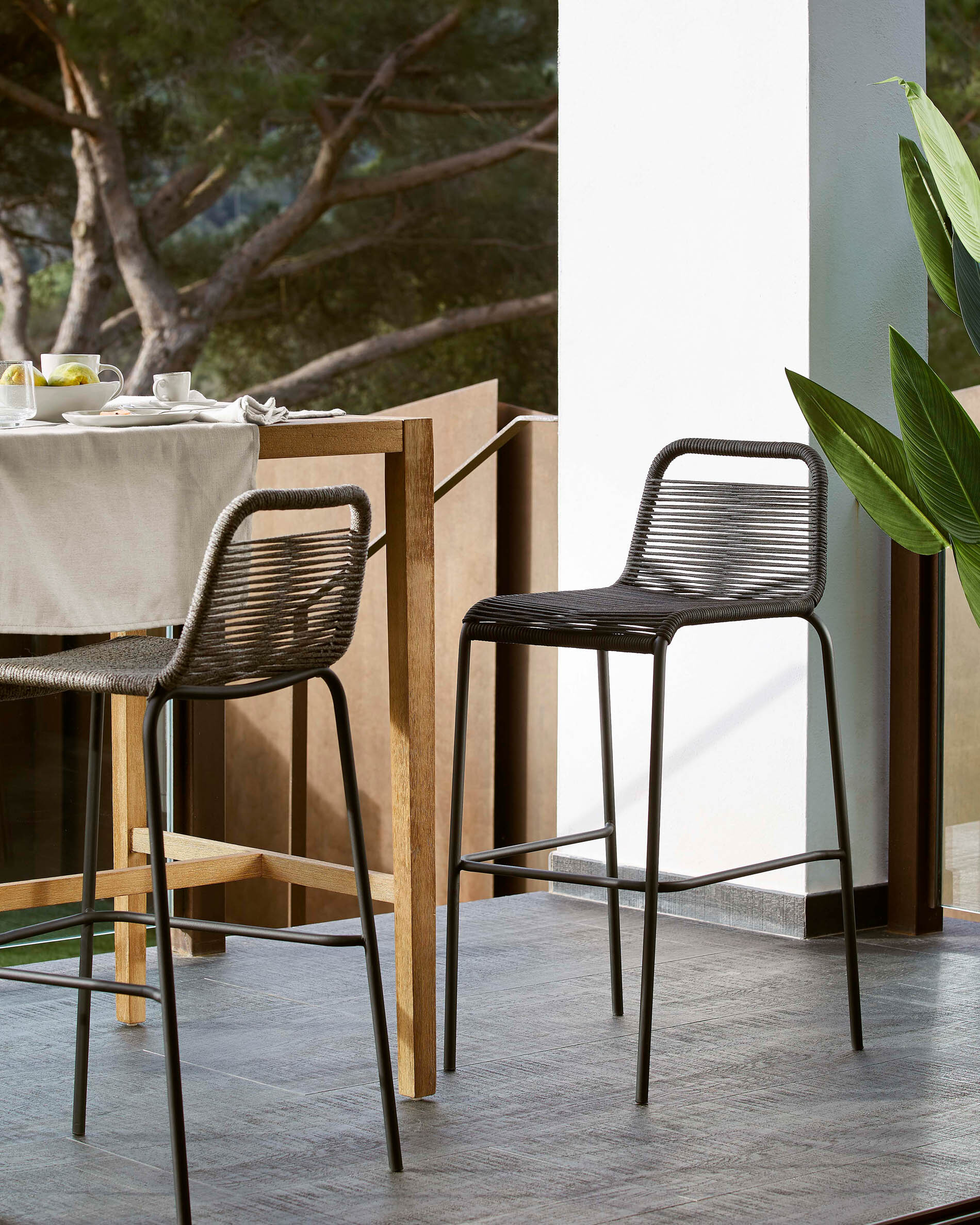 Kave Home Outdoor Barkruk 'Lambton' kleur Zwart (zithoogte 62cm)