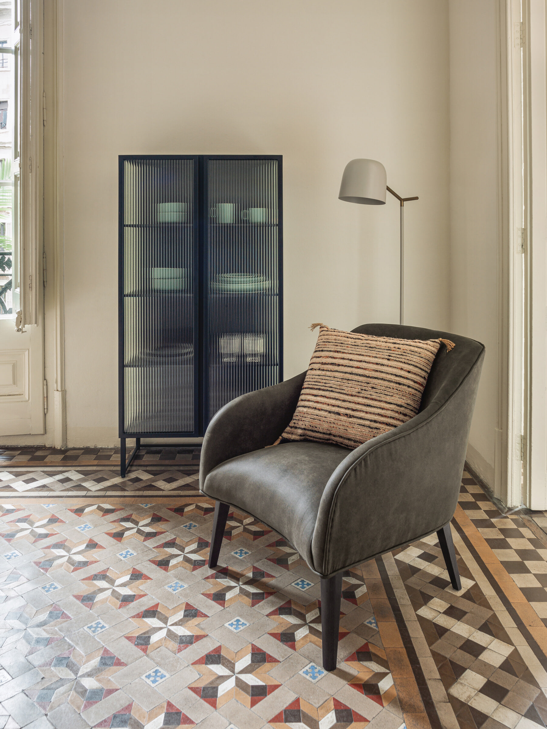 Kave Home Vloerlamp 'Alish', kleur Beige