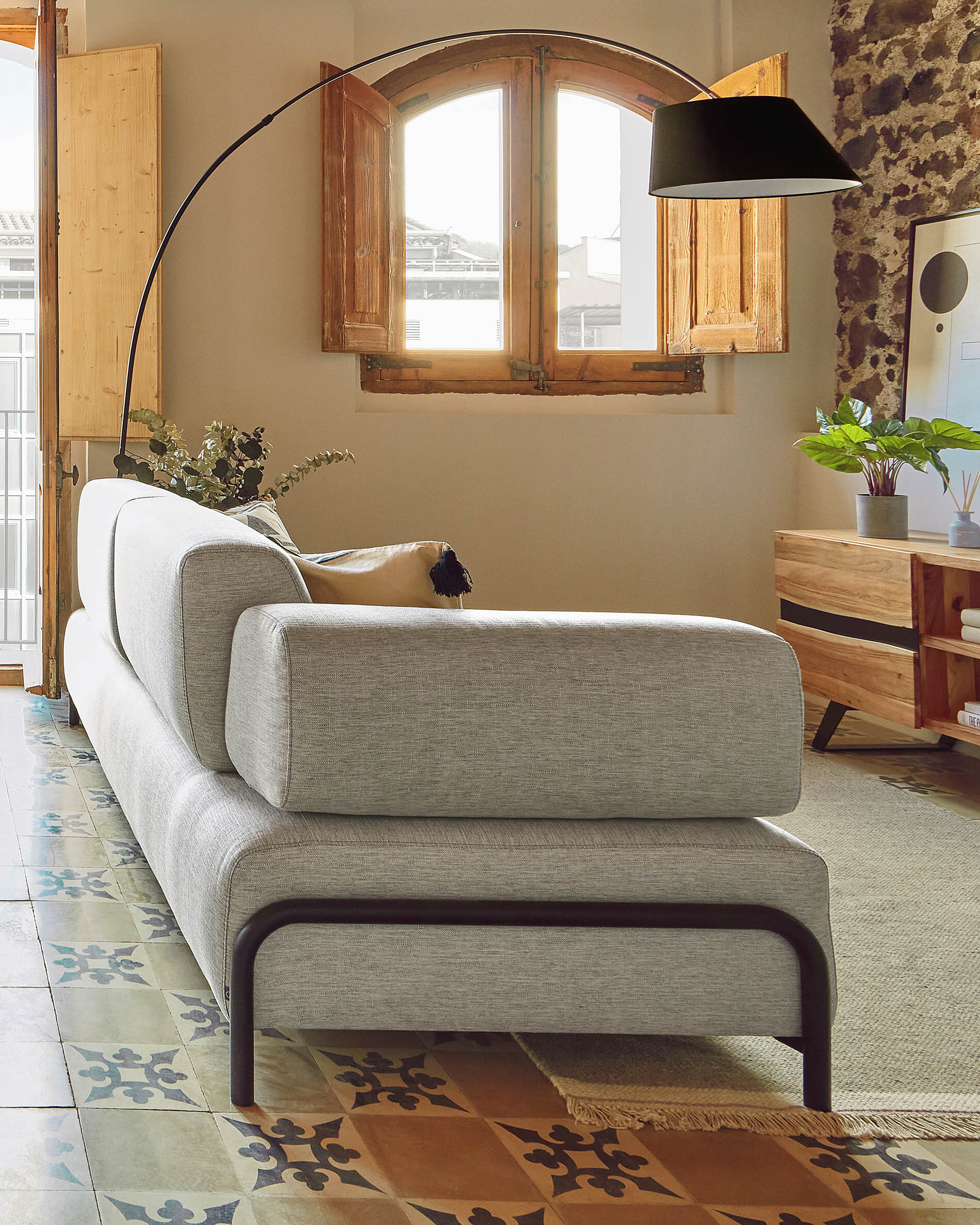 Kave Home Vloerlamp 'May', kleur zwart