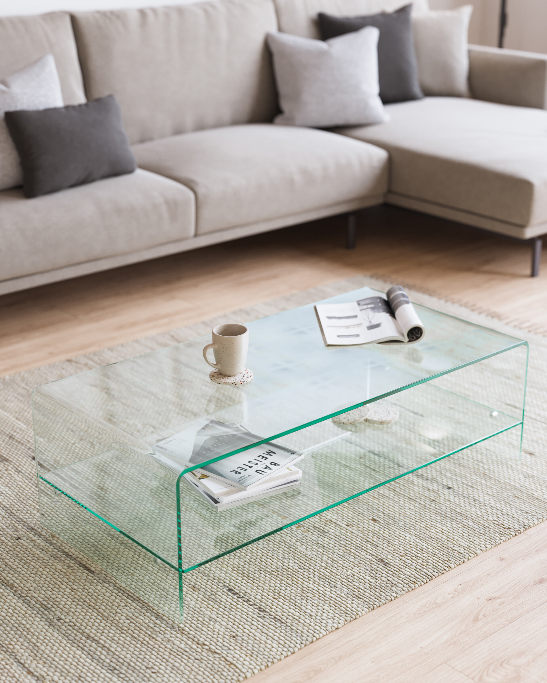 Kave Home Glazen Salontafel 'Burano' met onderplank, 110 x 55 cm