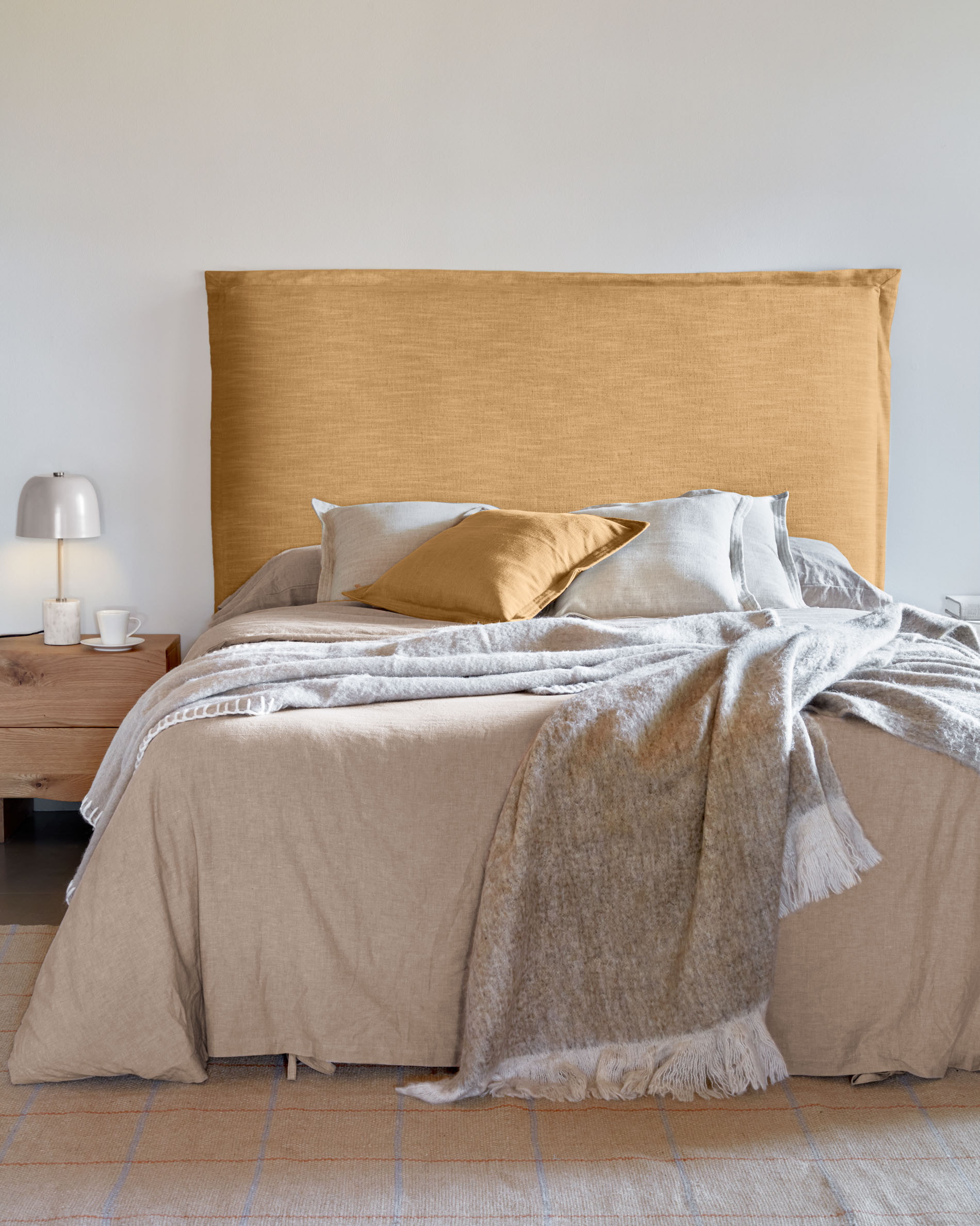 Kave Home Hoofdbord 'Tanit' 206 x 106cm, kleur Mosterdgeel