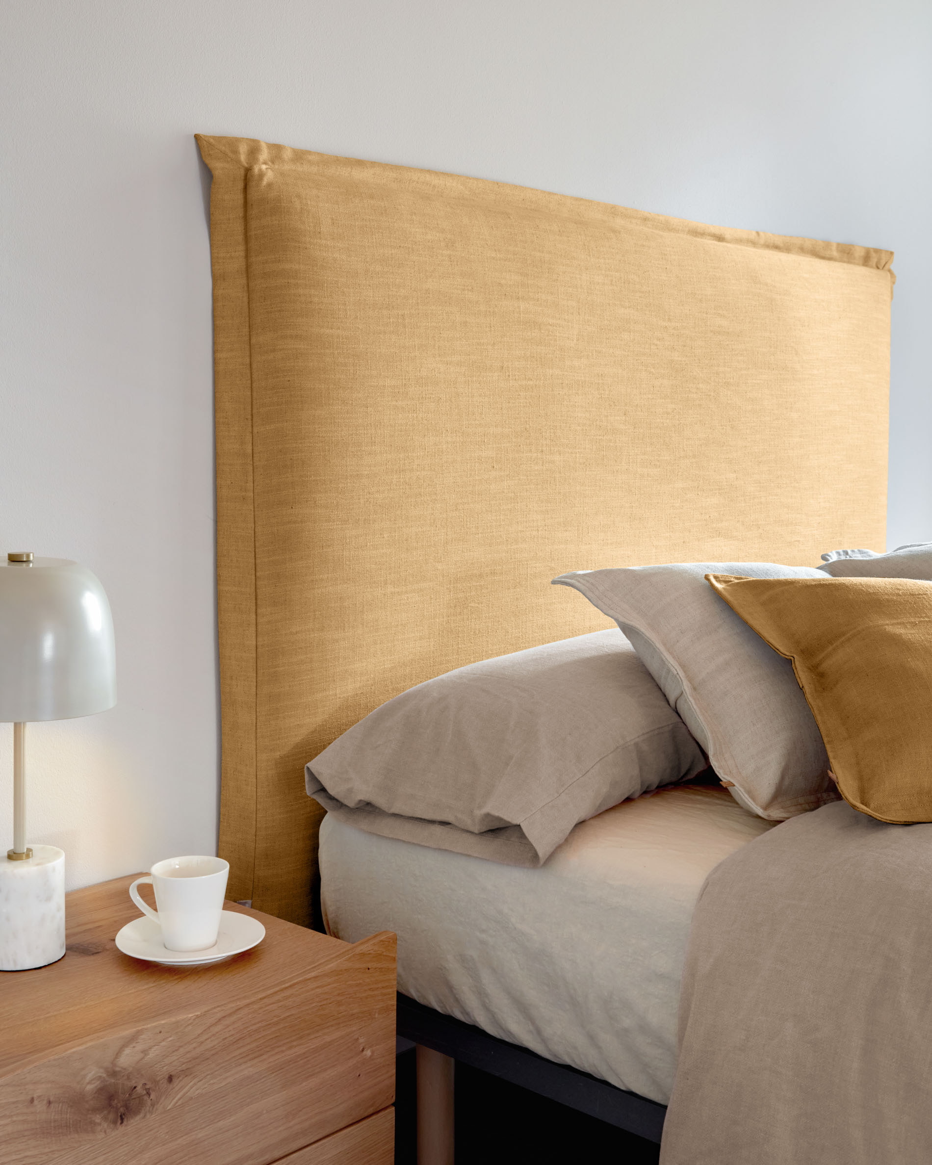 Kave Home Hoofdbord 'Tanit' 206 x 106cm, kleur Mosterdgeel