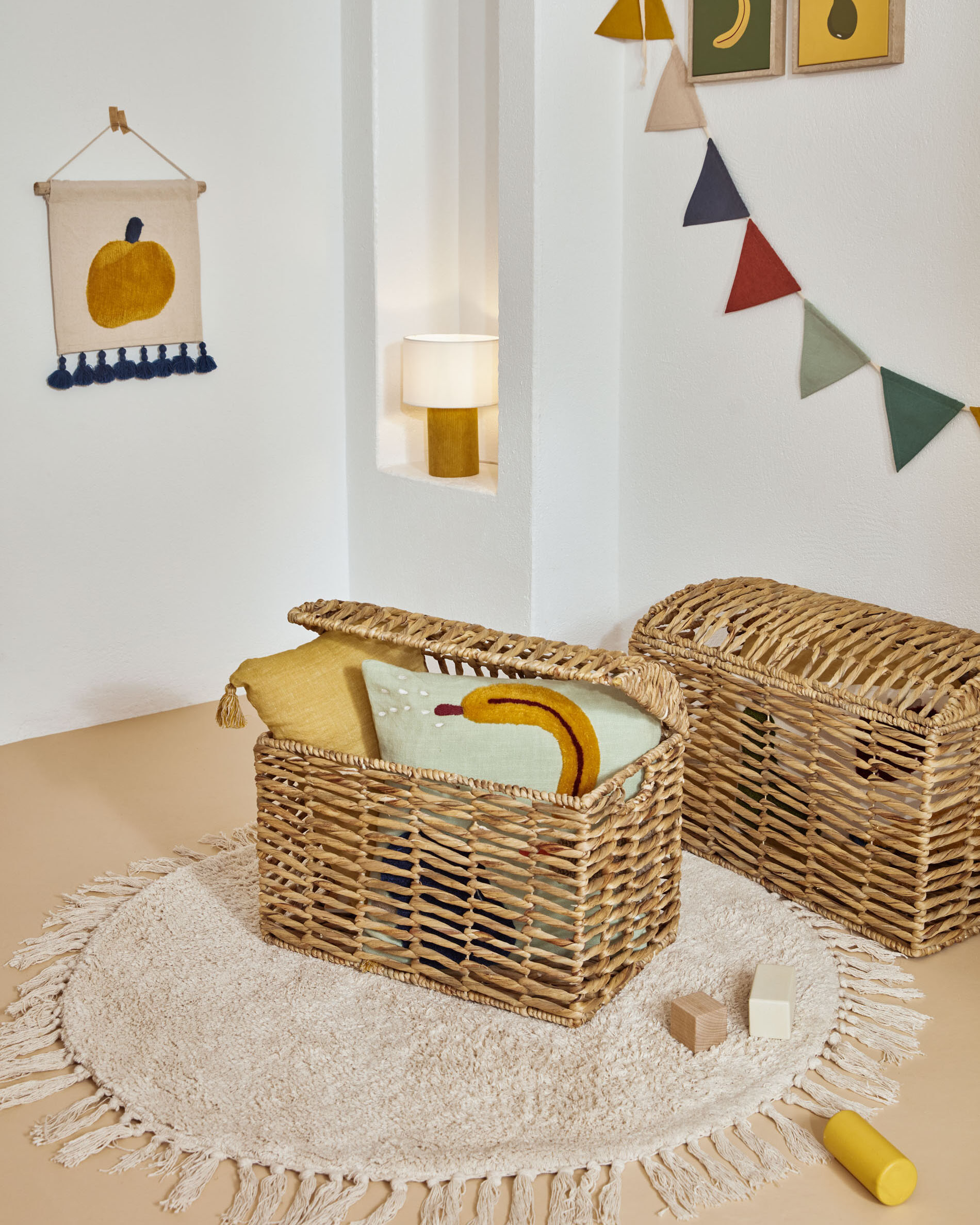 Kave Home Tafellamp 'Bianella' Corduroy, kleur Mosterdgeel