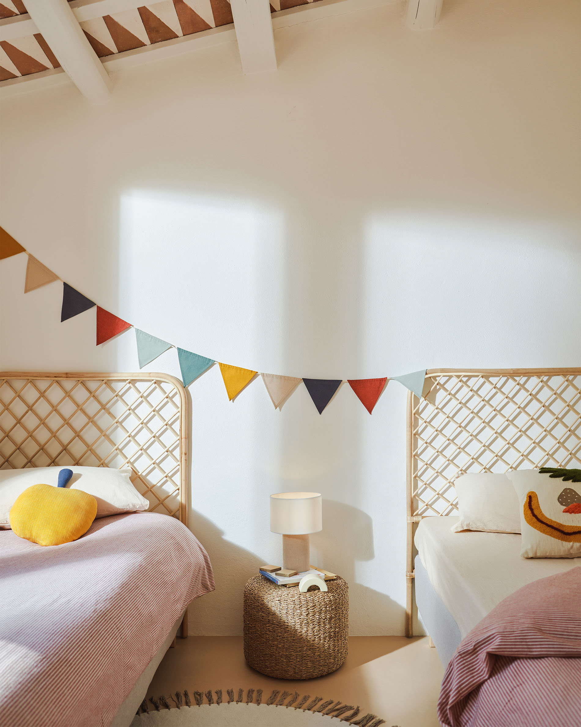 Kave Home Tafellamp 'Bianella' Corduroy, kleur Beige
