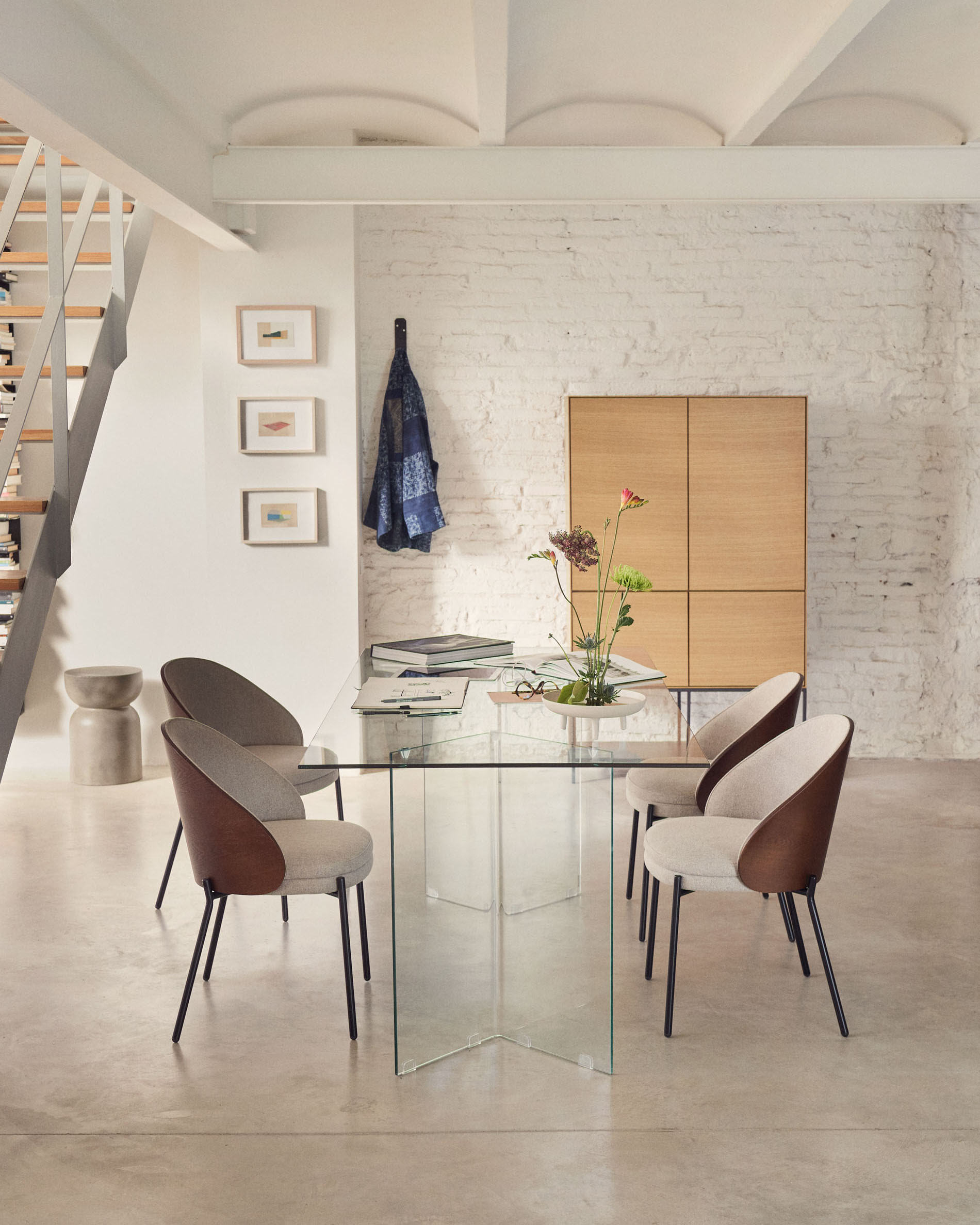 Kave Home Eetkamerstoel 'Eamy' Essenhout, kleur Lichtbruin