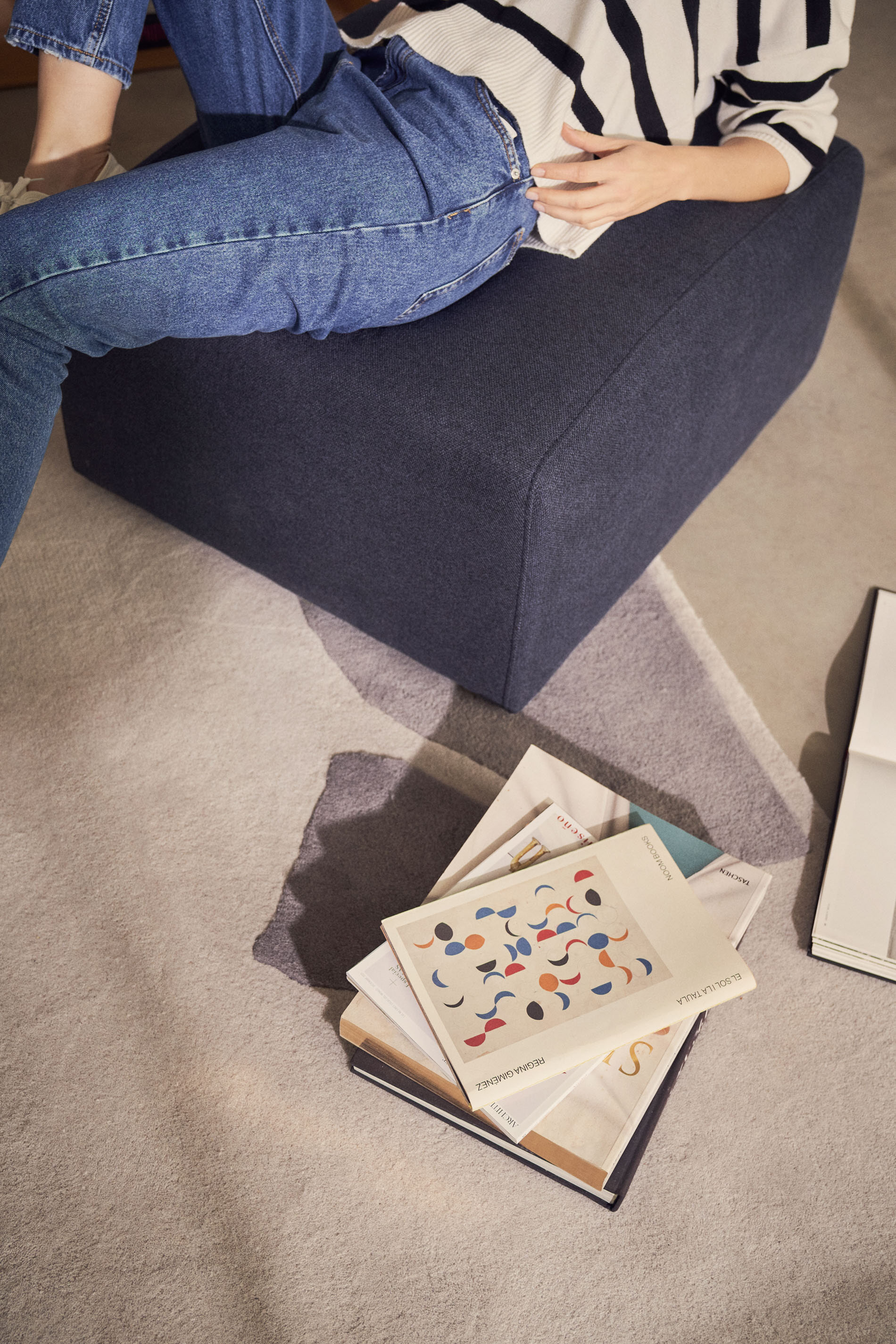 Kave Home Hocker 'Neom' 75cm, kleur Donkerblauw