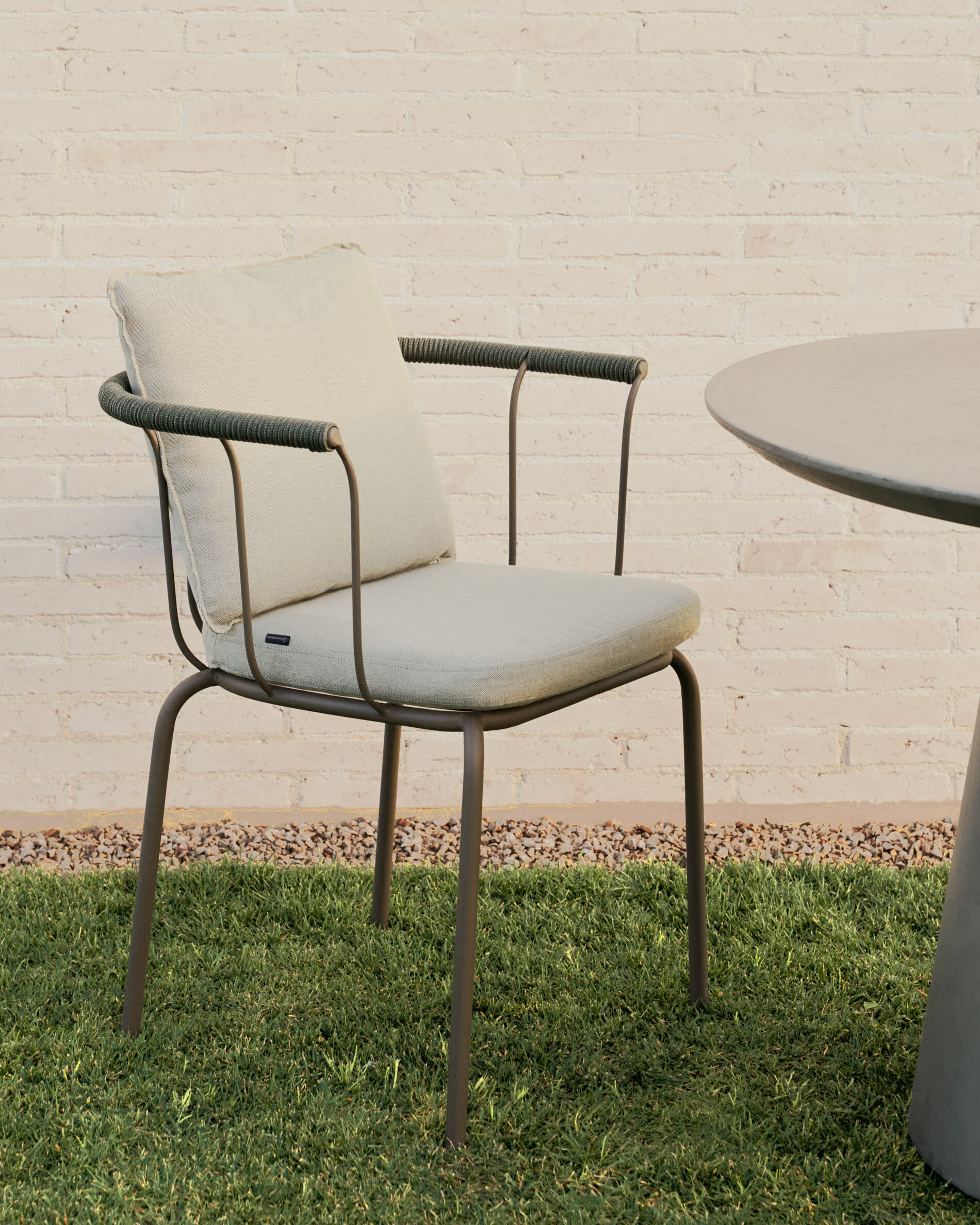 Kave Home Tuinstoel 'Salguer' Gevlochten touw en staal, kleur Beige