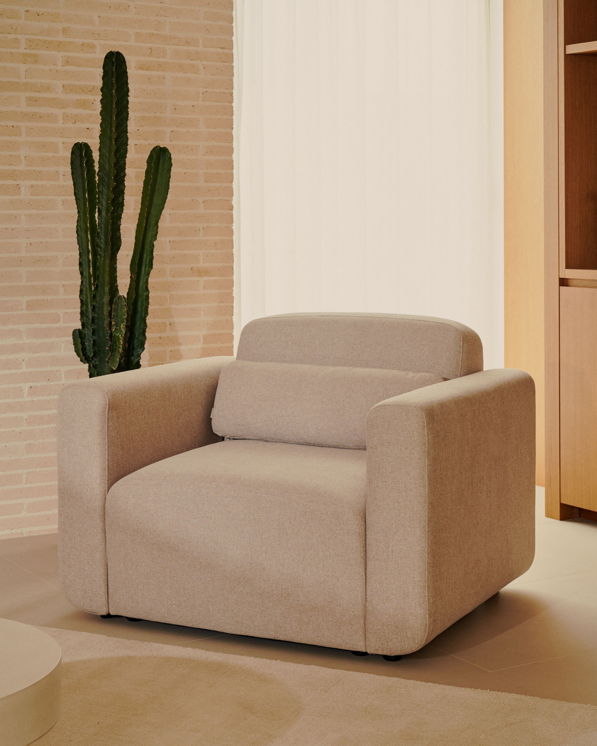 Kave Home Fauteuil 'Neom' Structuurstof, kleur Beige