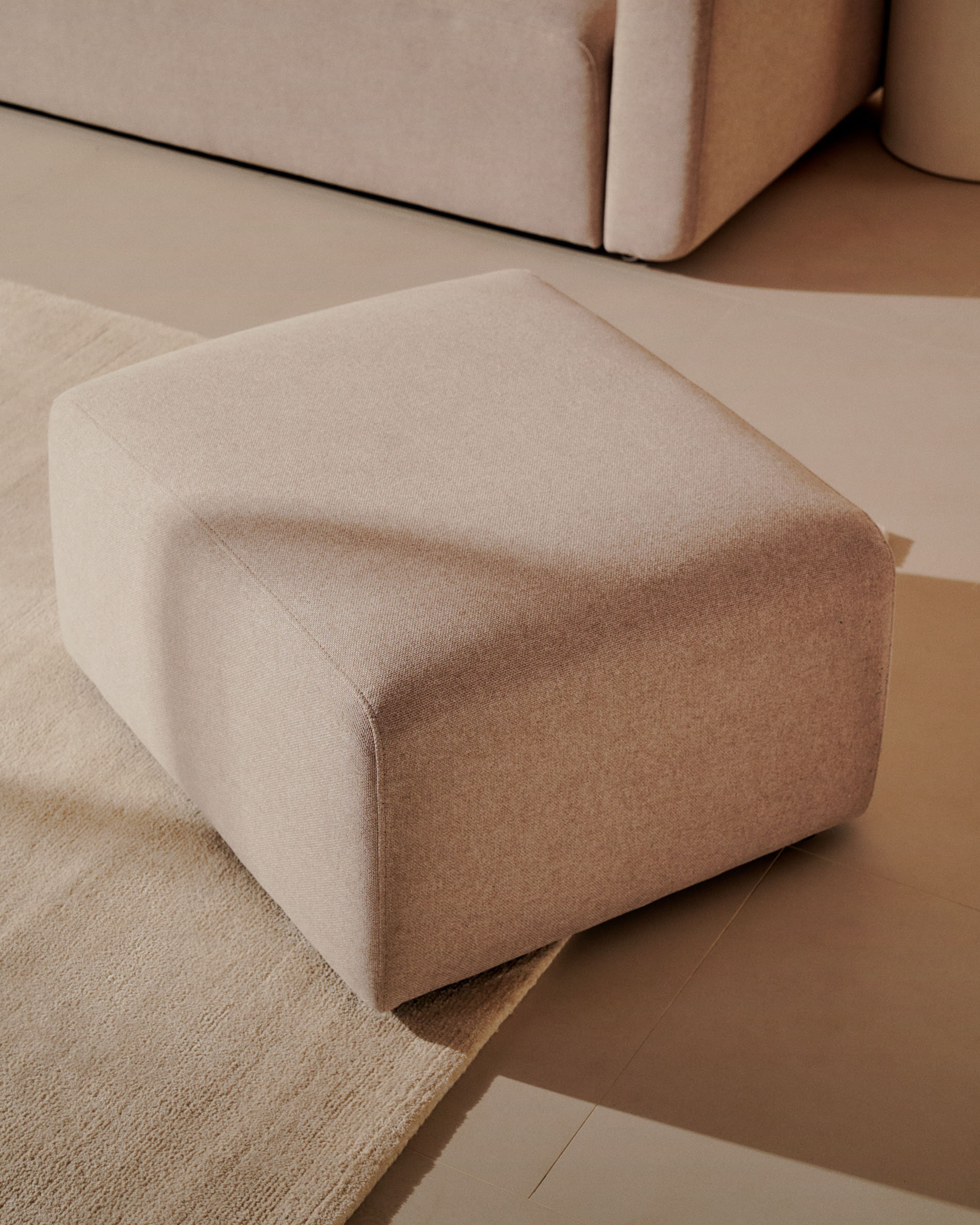 Kave Home Hocker 'Neom' 75 x 64cm, kleur Beige