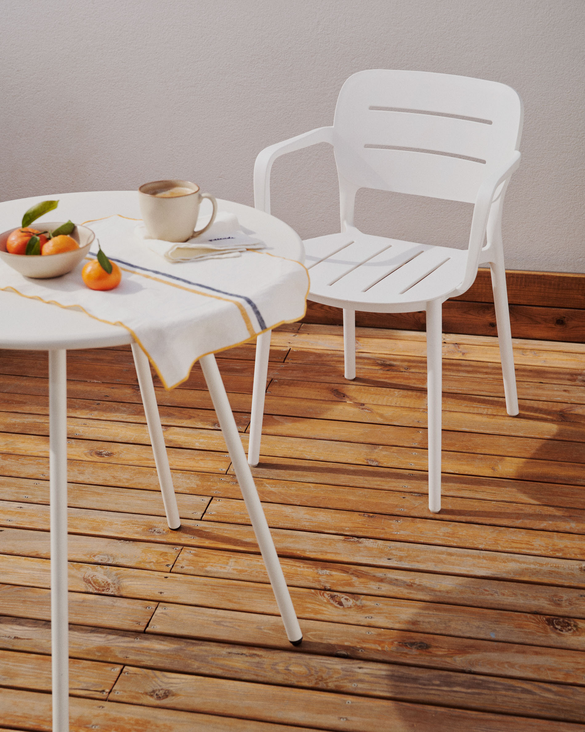 Kave Home Outdoor Bistrotafel 'Montjoi' 70cm, kleur Wit