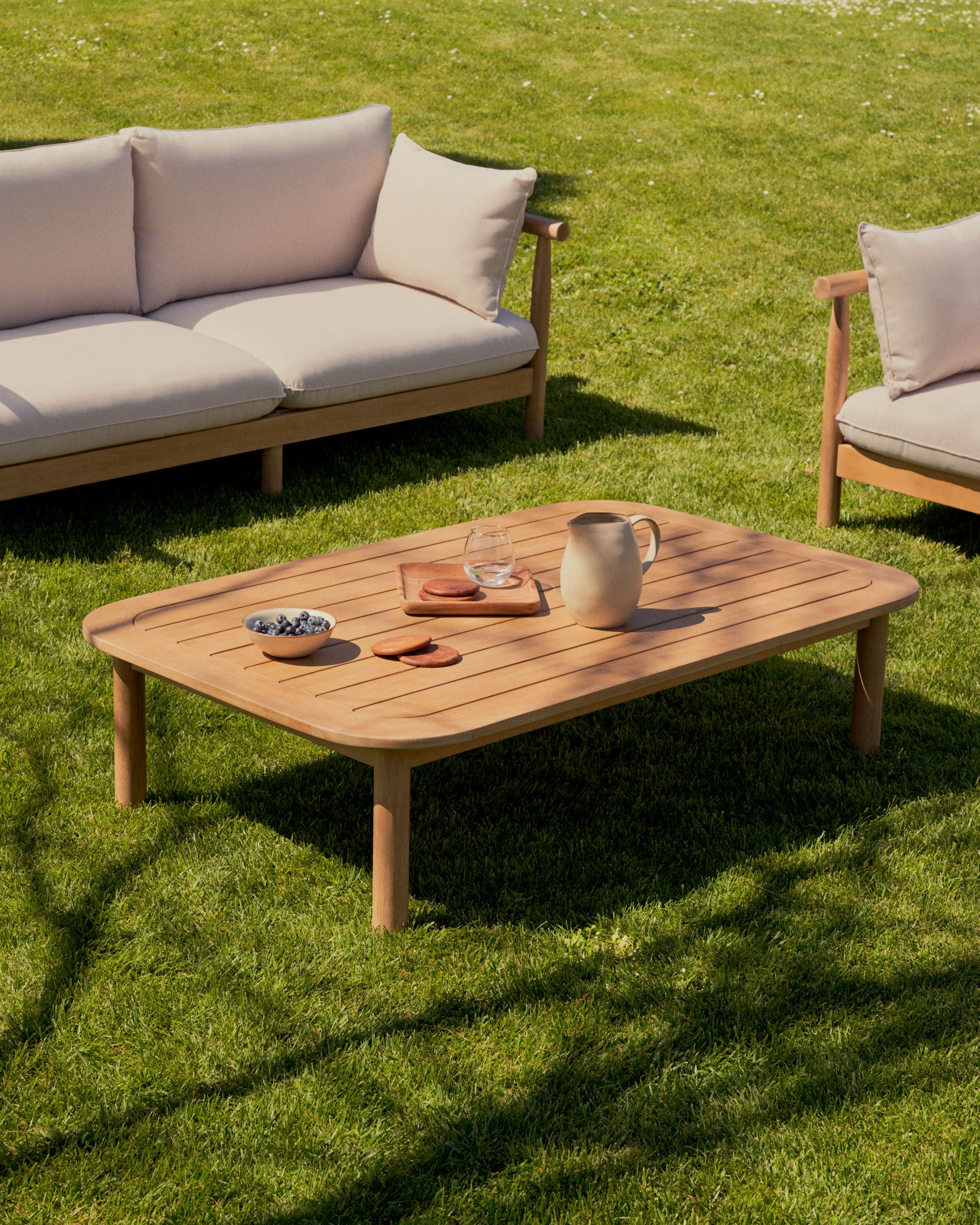 Kave Home Outdoor Salontafel 'Sacova' Eucalyptushout, 140 x 89cm