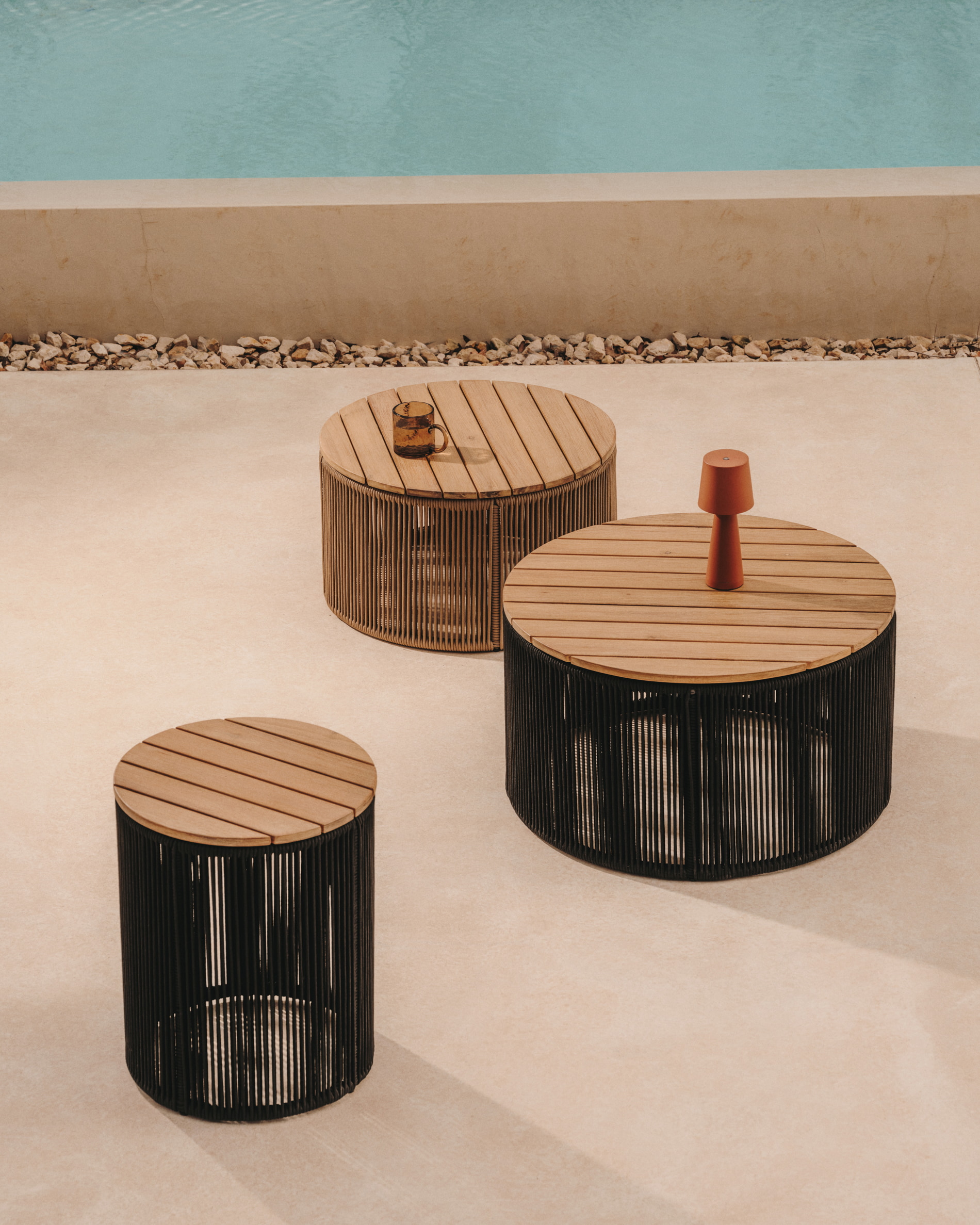 Kave Home Outdoor Salontafel 'Dandara' Acaciahout en touw, 60cm, kleur Beige
