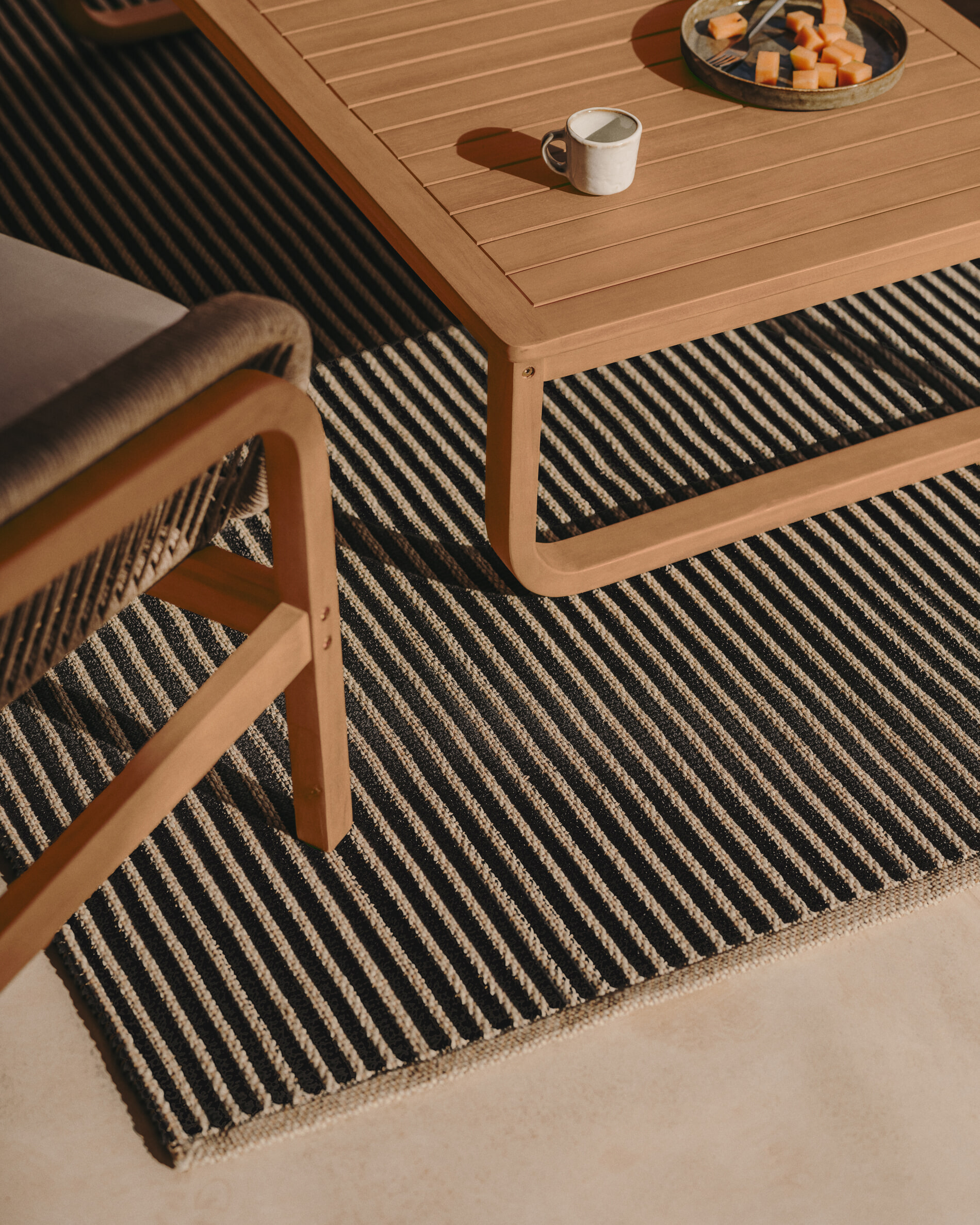 Kave Home Loungeset 'Vellana' Acaciahout, Met 3-zits bank, 2 fauteuils en salontafel