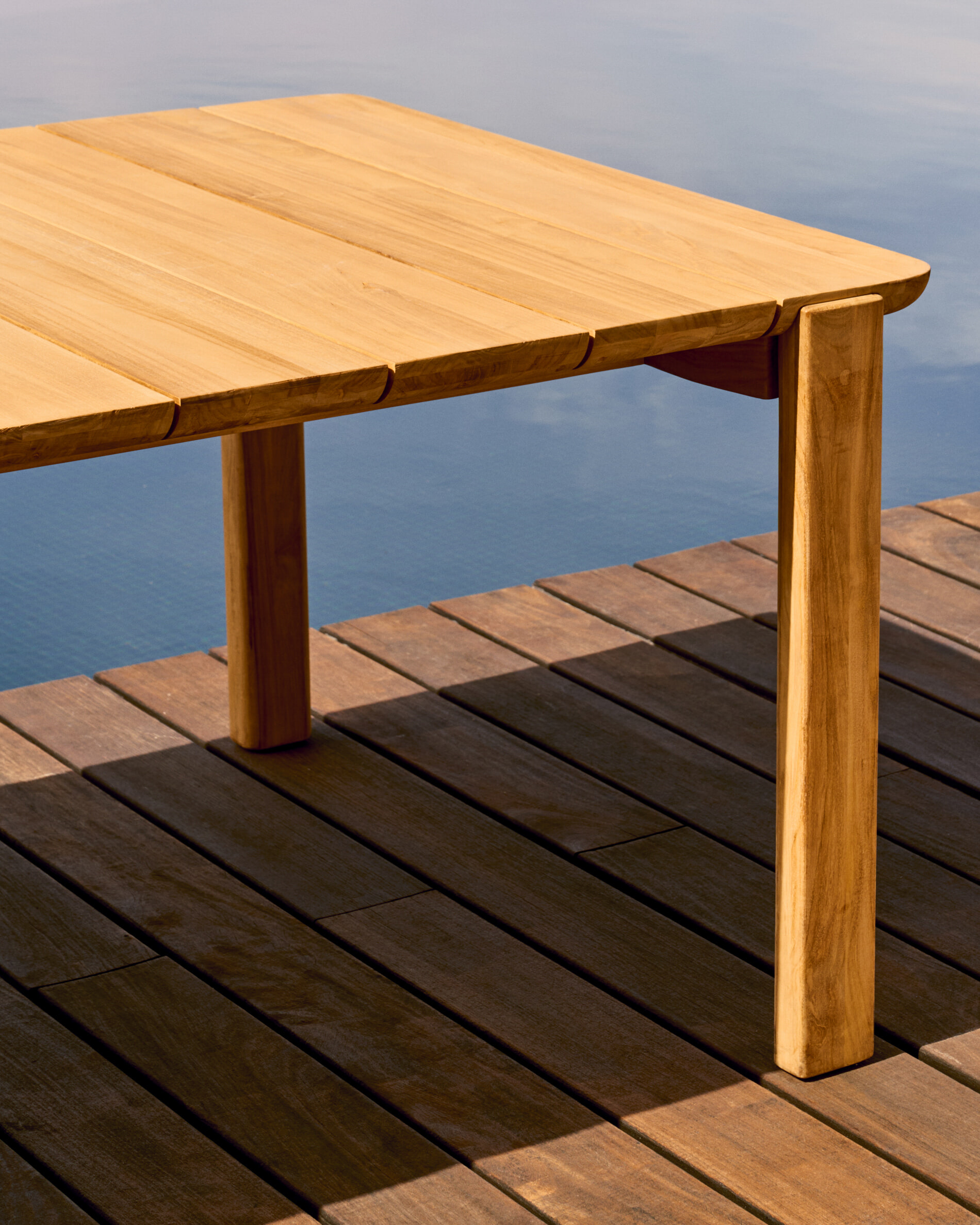 Kave Home Eettafel 'Icaro' Teakhout, 220 x 102cm
