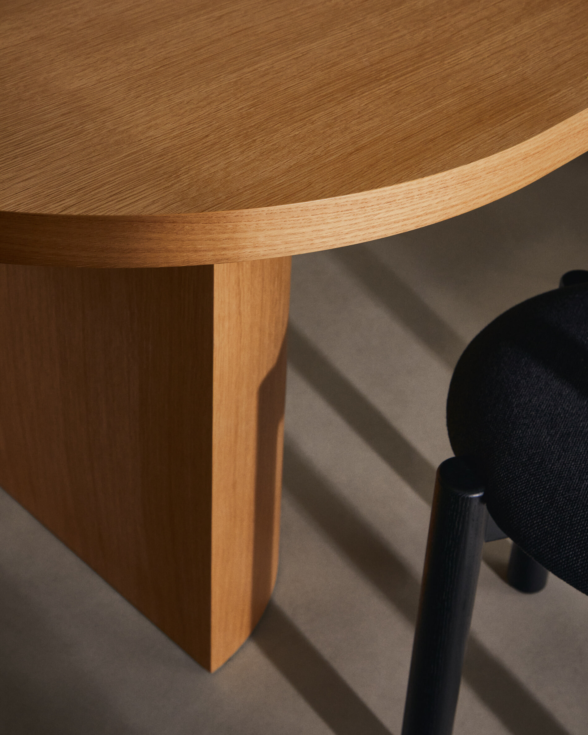 Kave Home Ovale Eettafel 'Nealy' Eikenfineer, 200 x 100cm