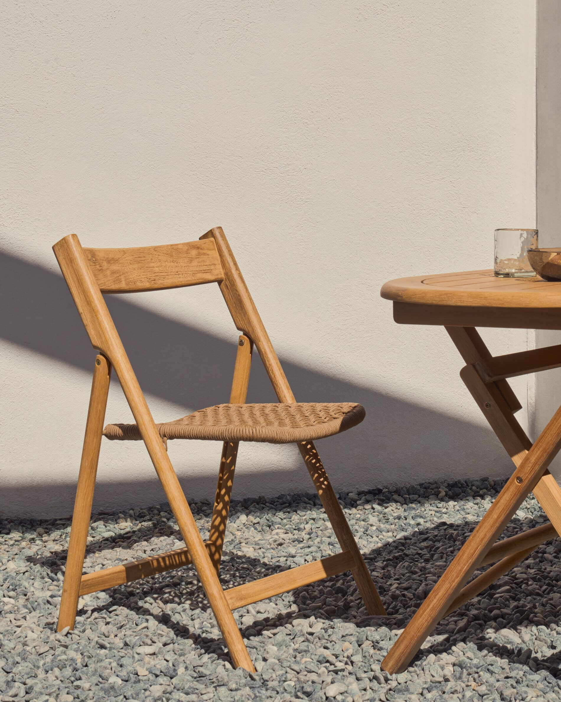 Kave Home Inklapbare Tuinstoel 'Dandara' Acaciahout en touw, kleur Beige