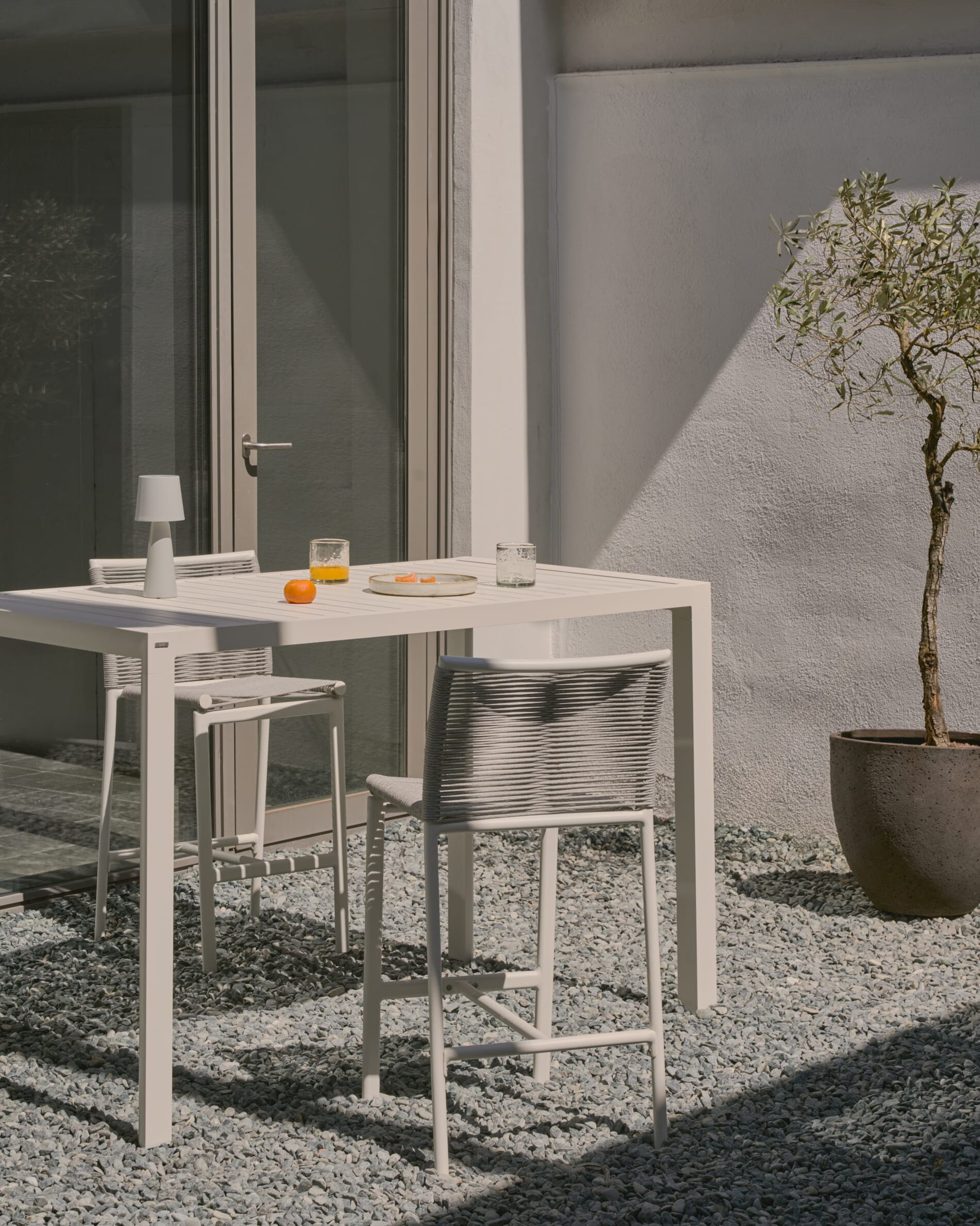 Kave Home Barkruk 'Culip' kleur Lichtgrijs (zithoogte 65cm)