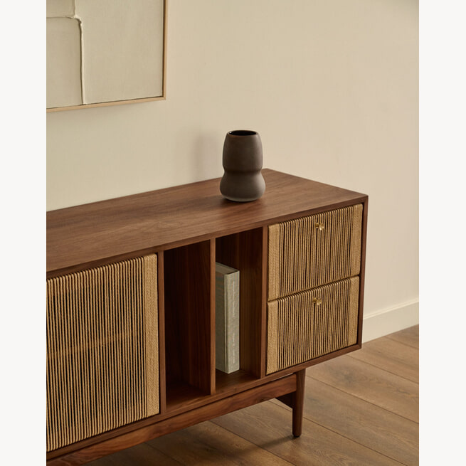 dressoir notenhout modern Modern dressoir in klassiek notenhout