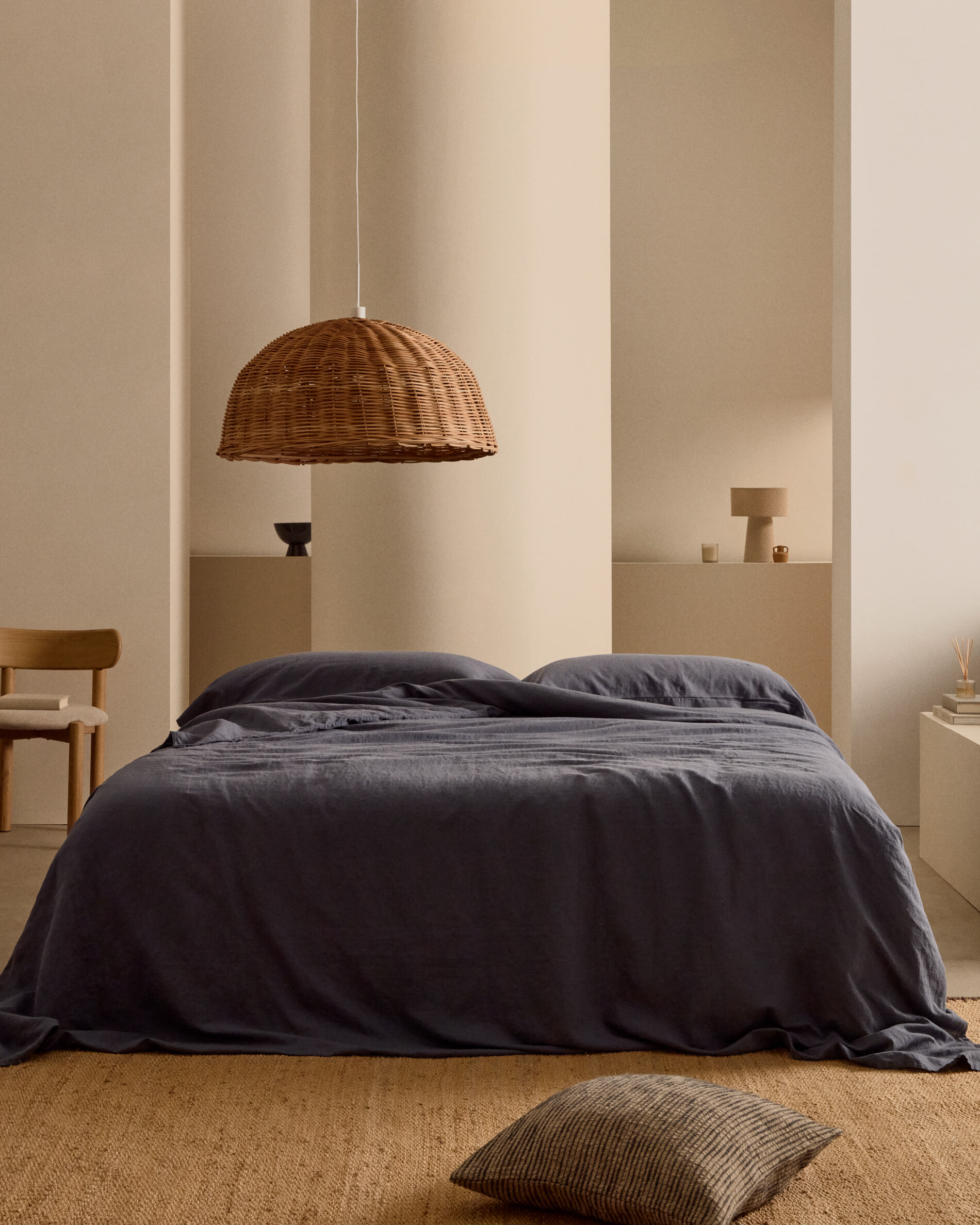 Kave Home Eetkamerstoel 'Nebai' Eikenhout en chenille, kleur Beige