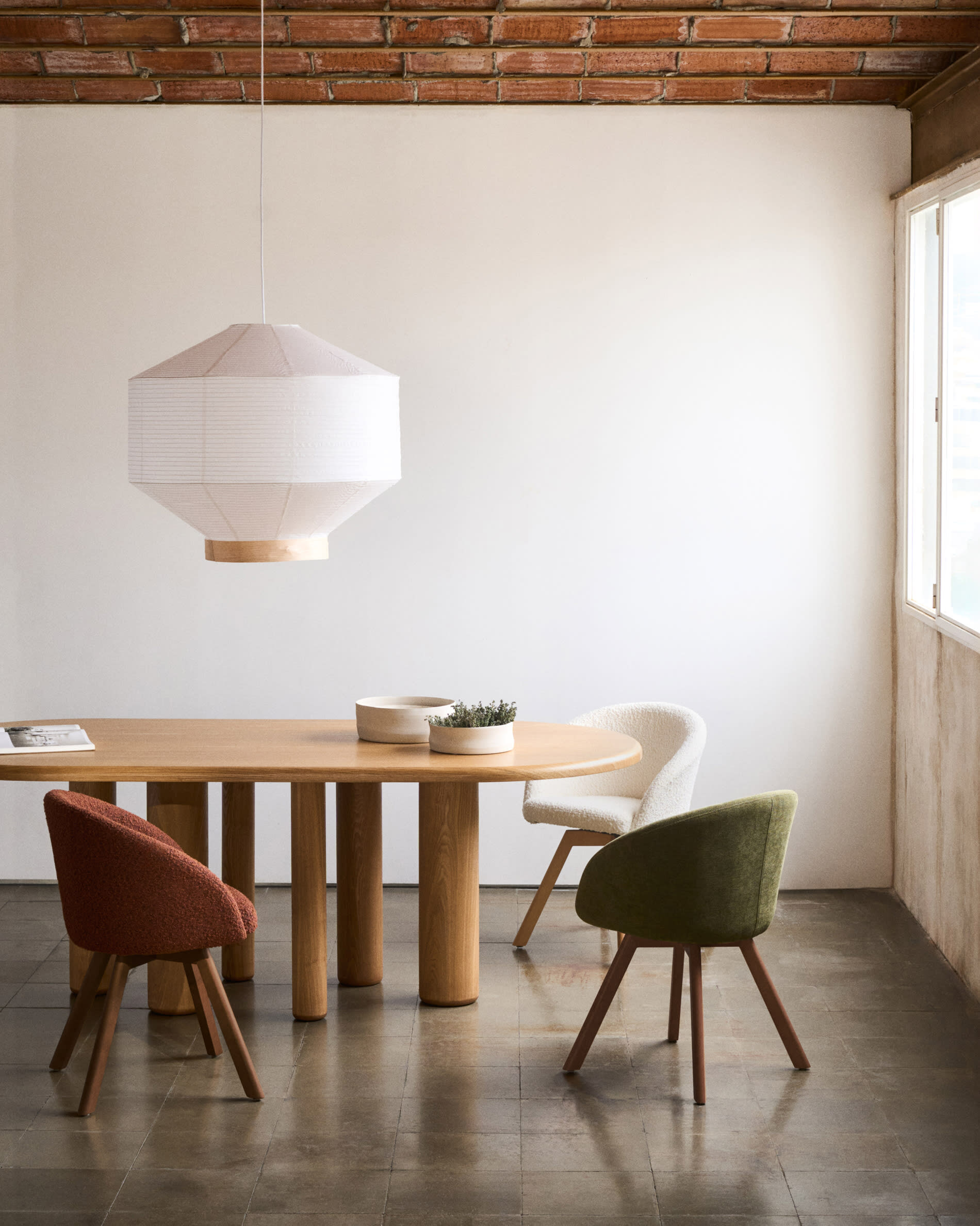 Kave Home Ovale Eettafel 'Mailen' Essenhout, 220 x 105cm, kleur Naturel